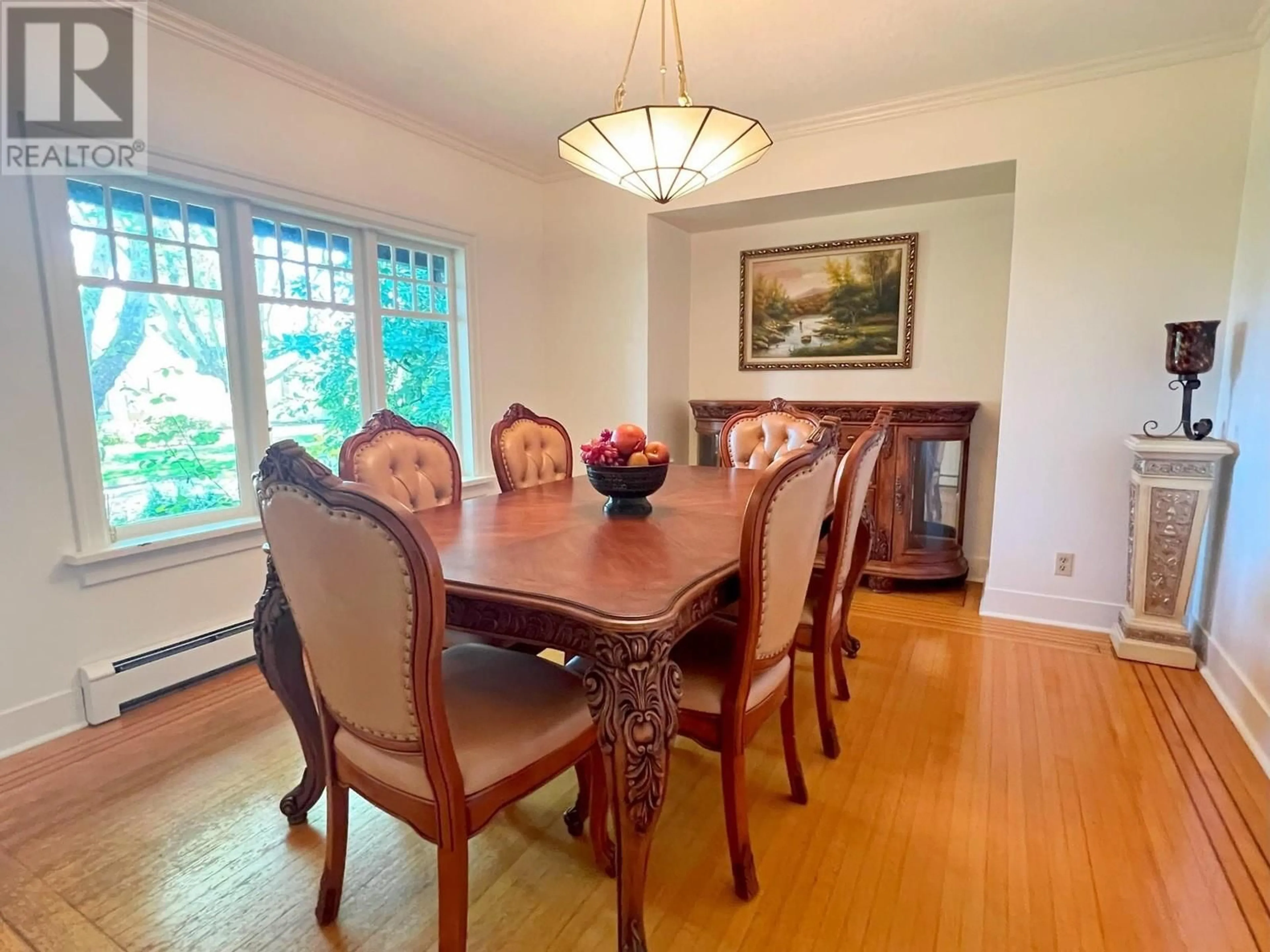 Dining room, wood/laminate floor for 3075 W 36TH AVENUE, Vancouver British Columbia V6N2R4