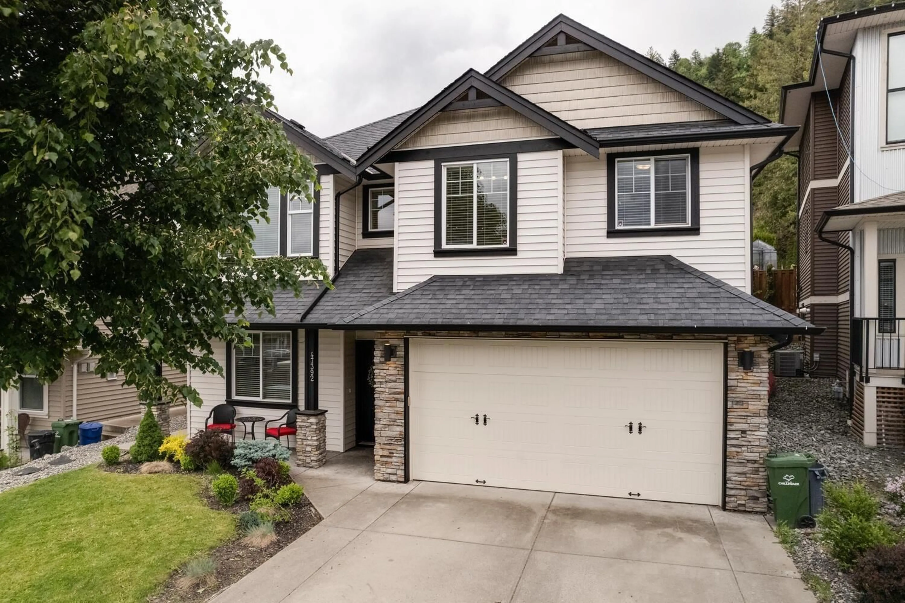 Home with vinyl exterior material, street for 47392 MACSWAN DRIVE|Promontory, Chilliwack British Columbia V2R0L3