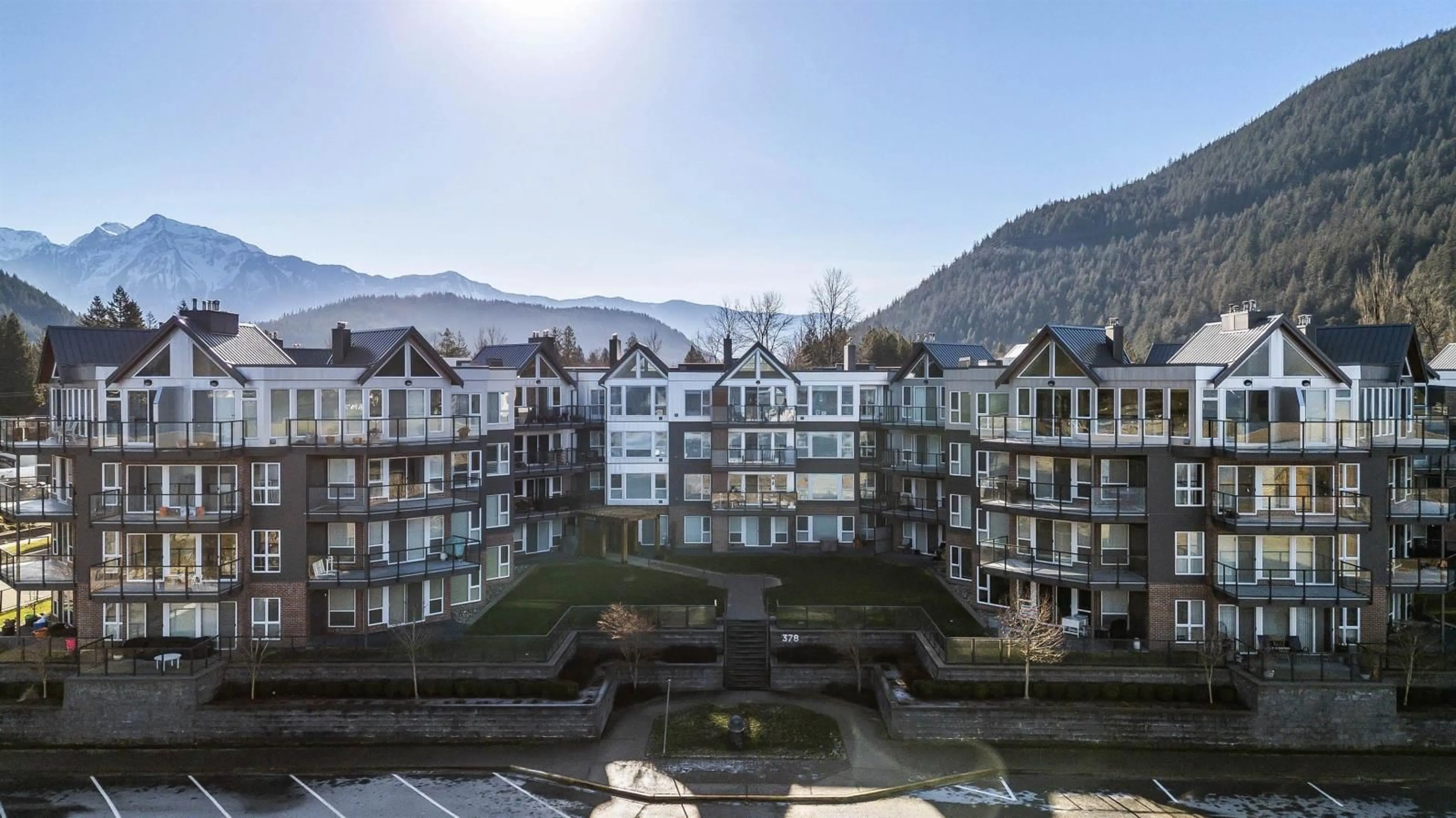 Unknown for 315 378 ESPLANADE AVENUE|Harrison Hot Sp, Harrison Hot Springs British Columbia V0M1K0