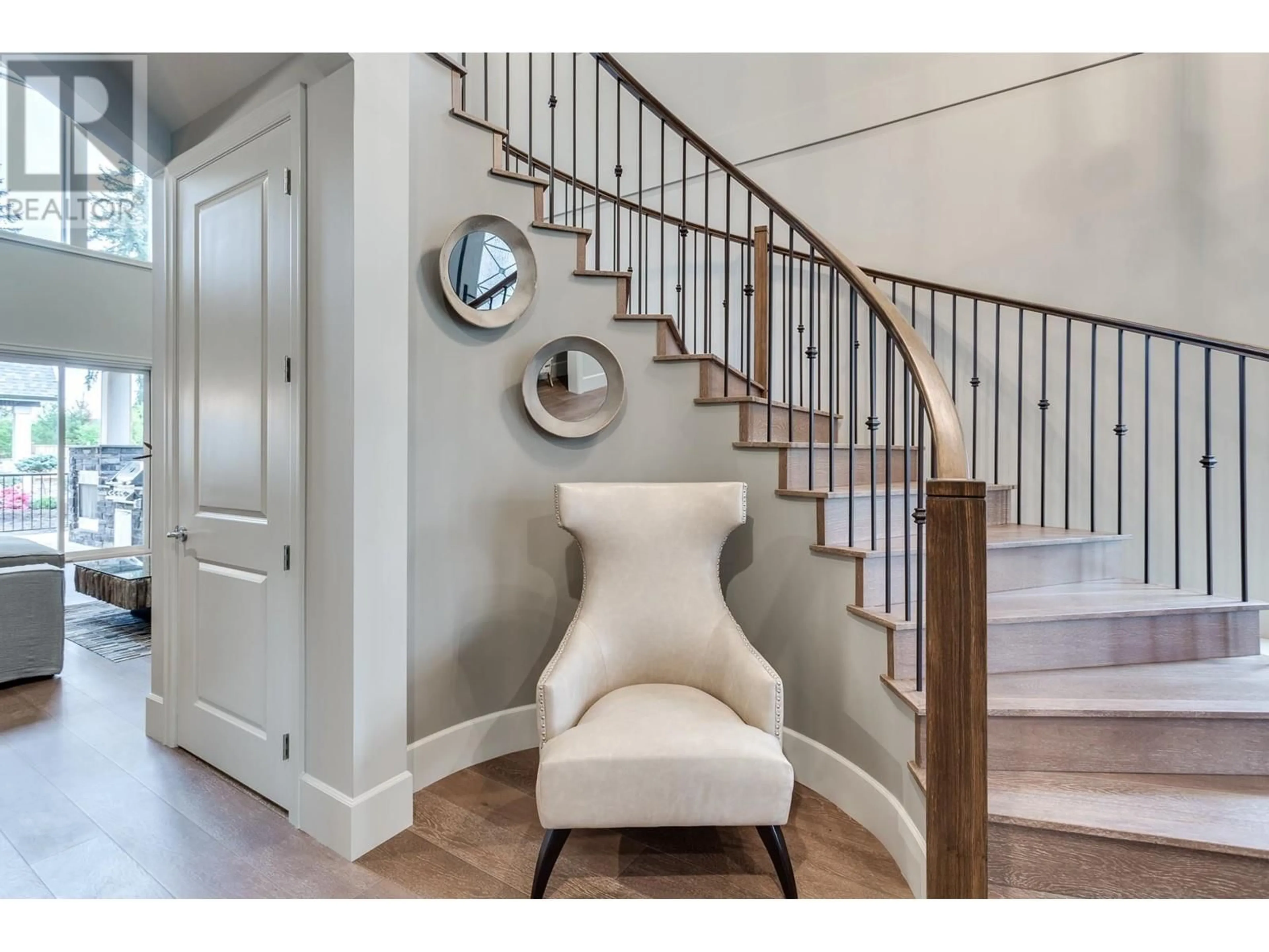 Indoor entryway for 24472 JENEWEIN DRIVE, Maple Ridge British Columbia V0V0V0