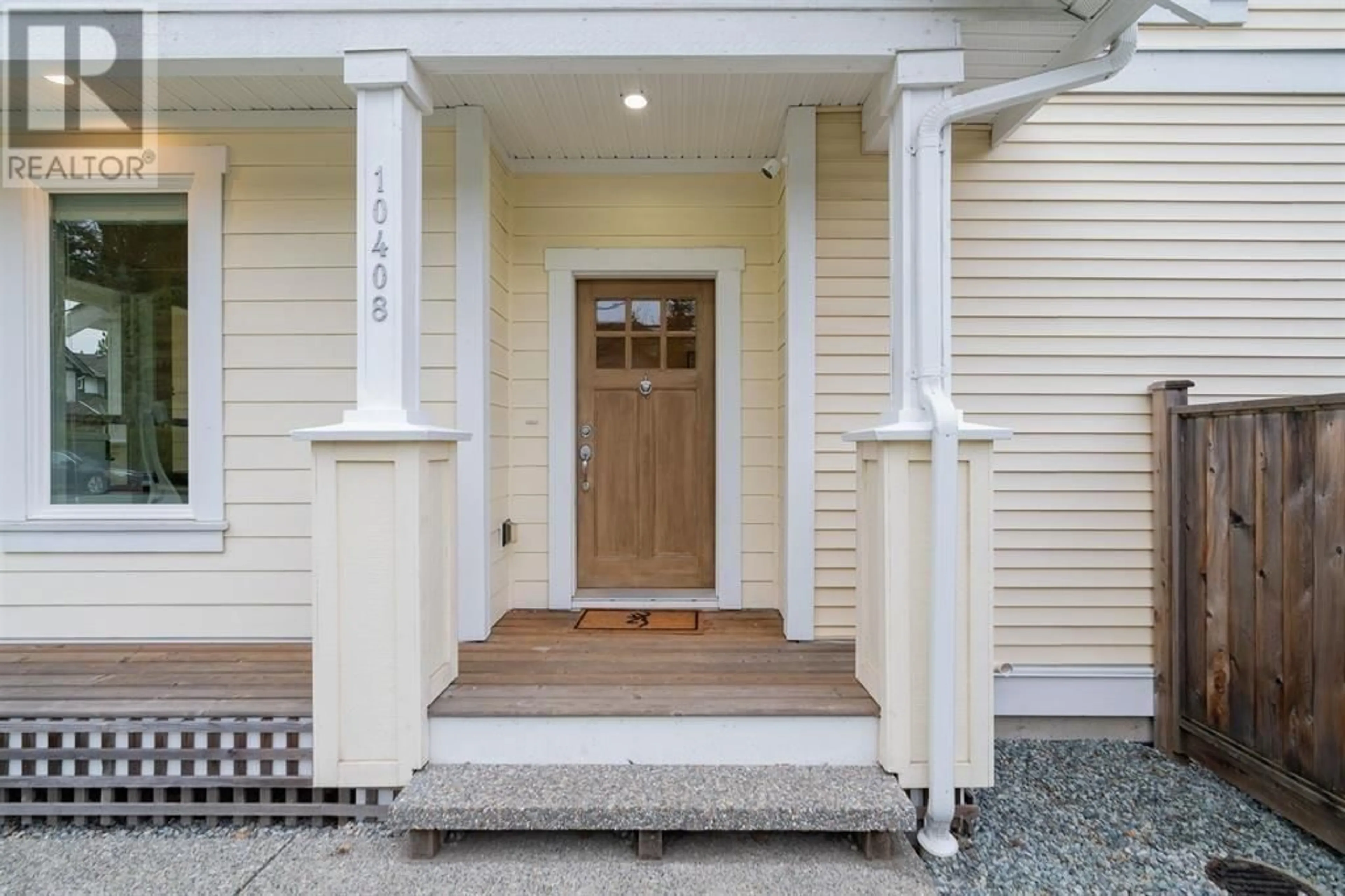 Indoor entryway for 10408 243 STREET, Maple Ridge British Columbia V2W0G7