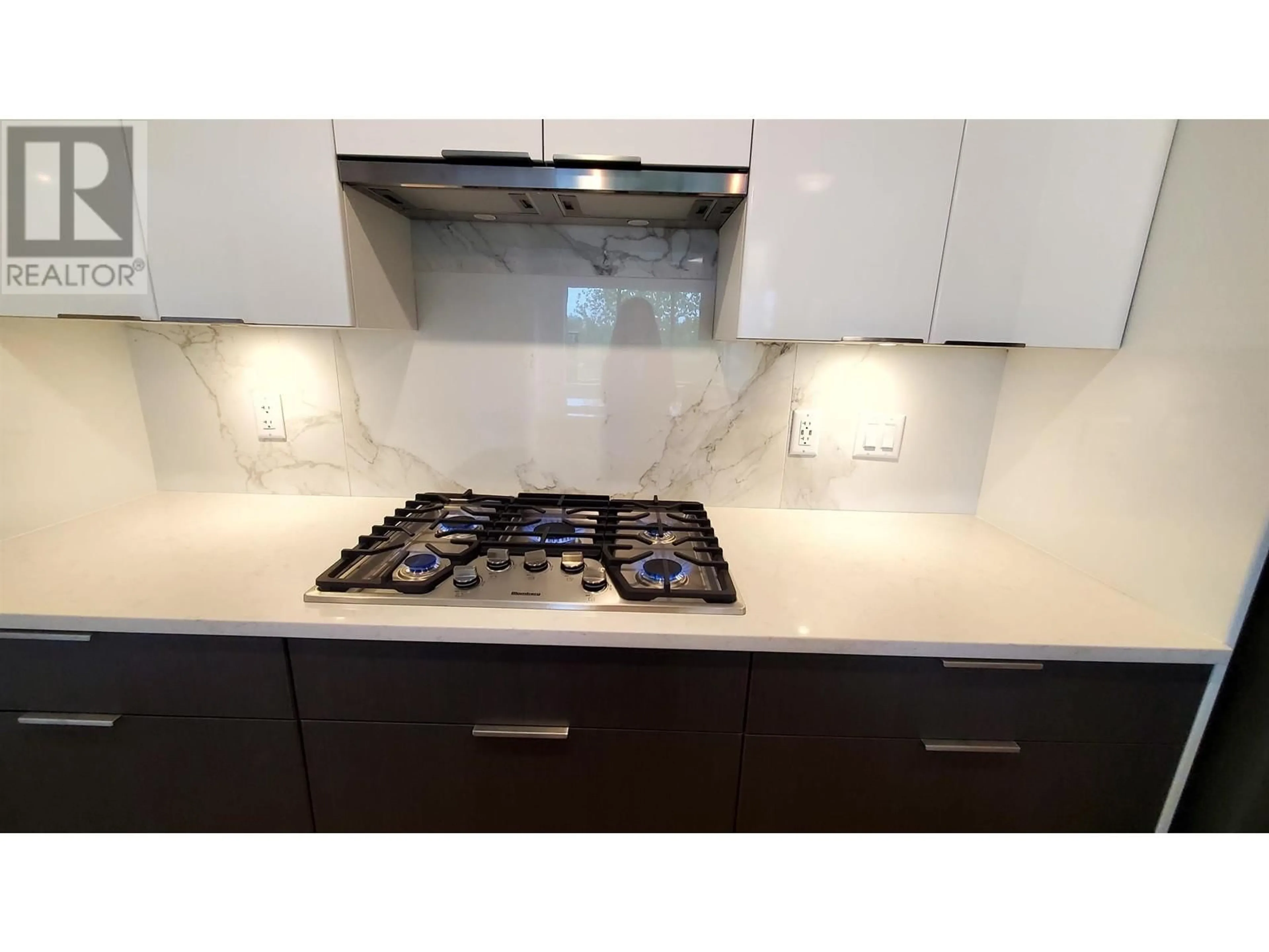 Contemporary kitchen, ceramic/tile floor for 116 - 11641 227 STREET, Maple Ridge British Columbia V2X9J6