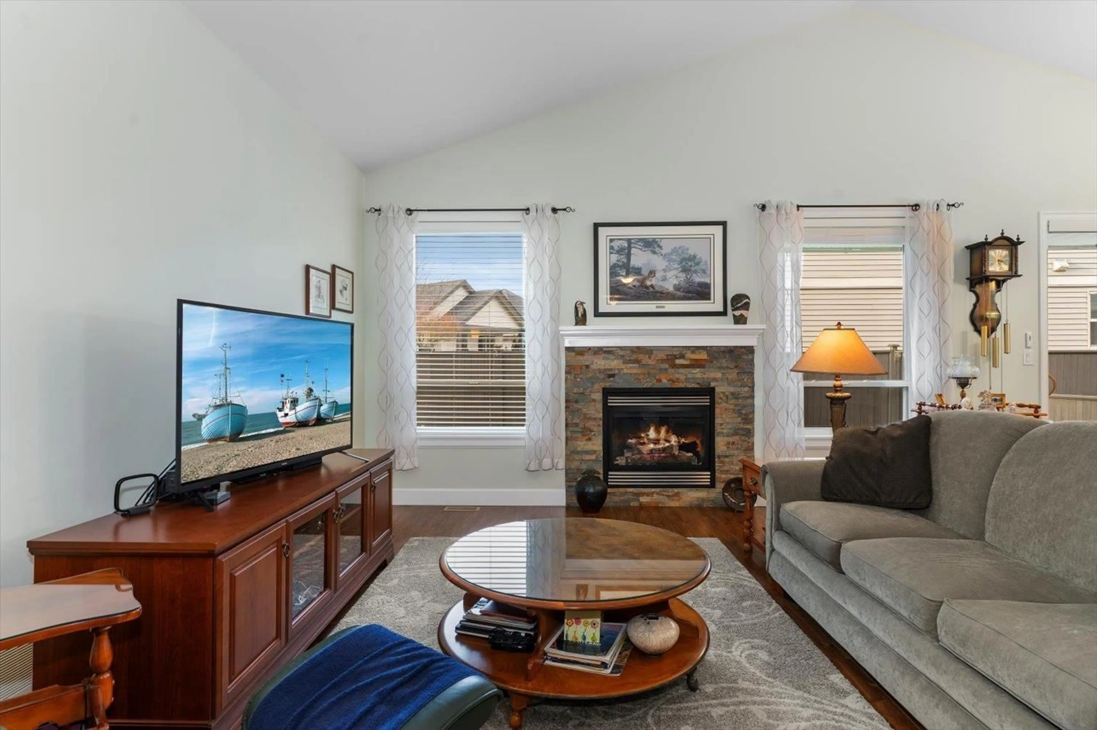 Living room with furniture, unknown for 45823 FOXRIDGE CRESCENT, Chilliwack British Columbia V2R0P7