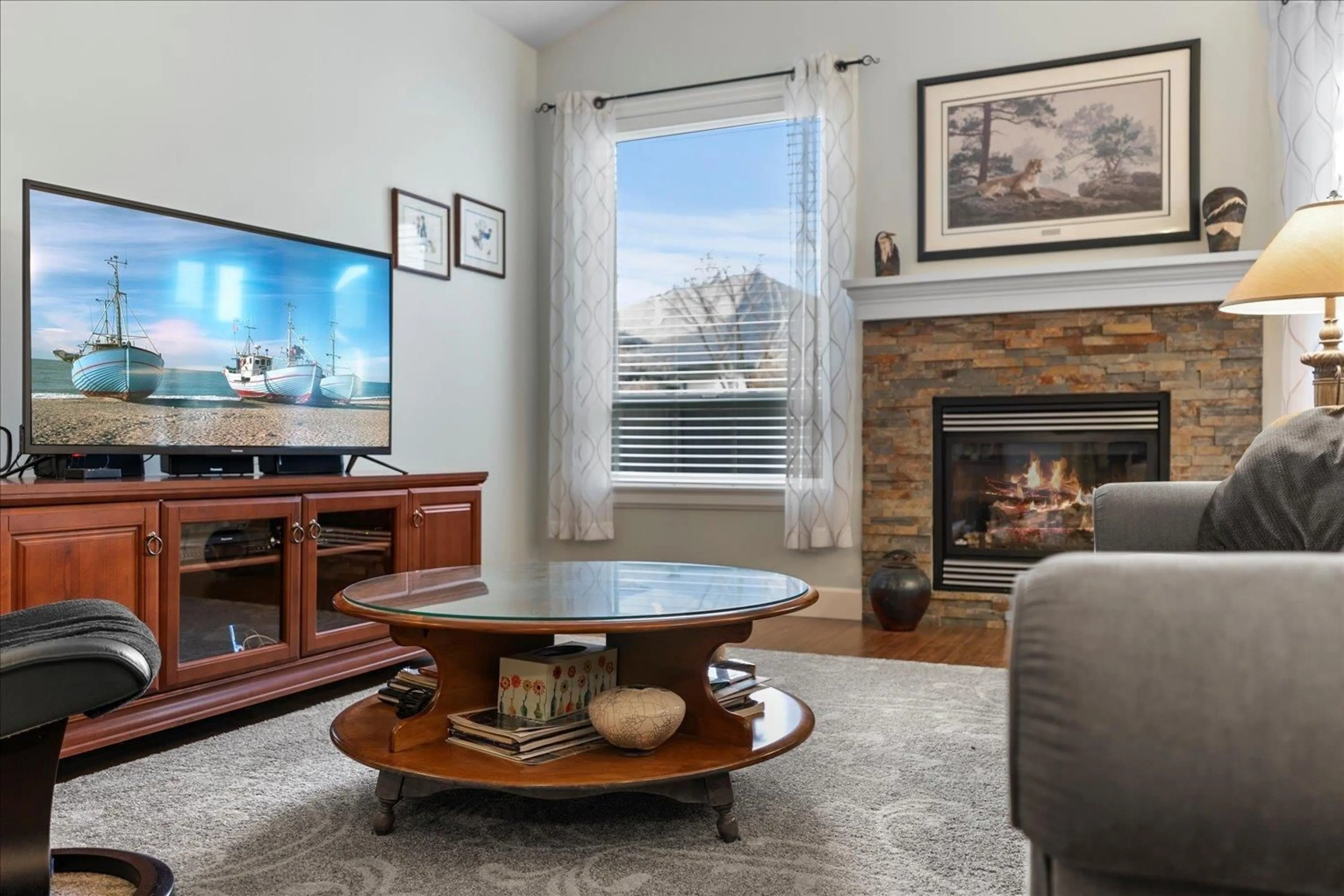 Living room with furniture, unknown for 45823 FOXRIDGE CRESCENT, Chilliwack British Columbia V2R0P7