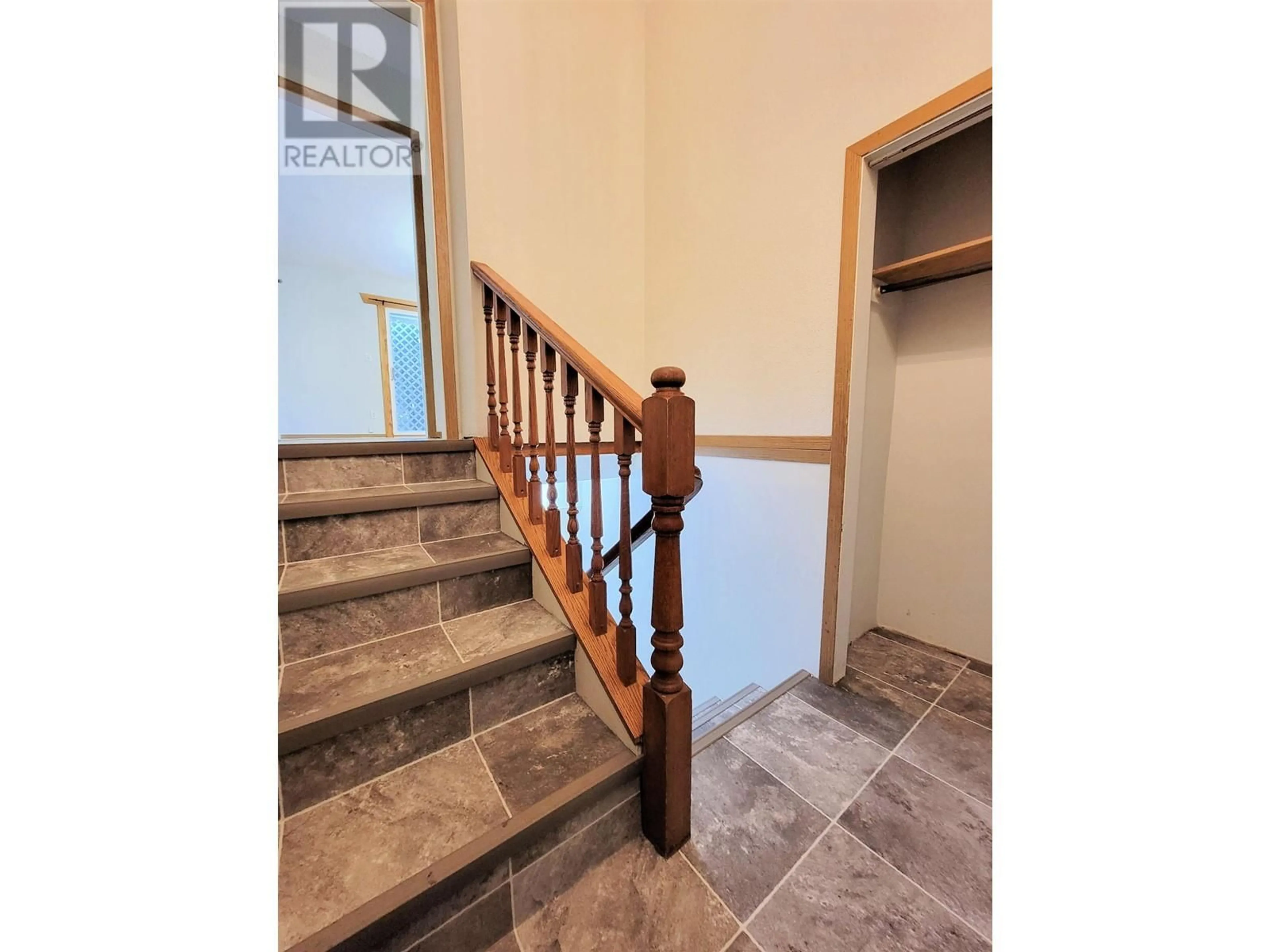 Stairs for 2619 NORWOOD STREET, Prince George British Columbia V2L1Y3