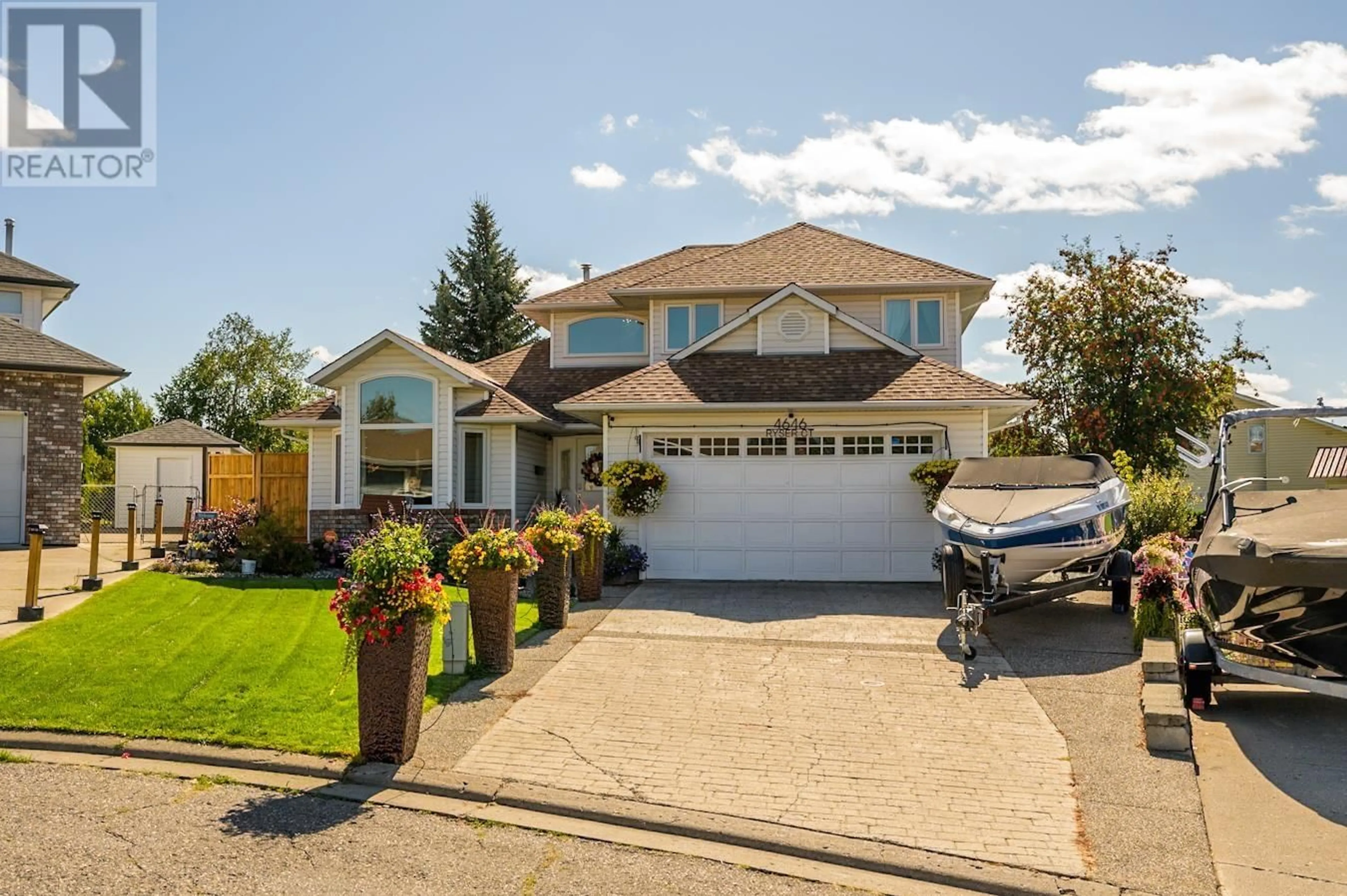 Home with vinyl exterior material, street for 4646 RYSER COURT, Prince George British Columbia V2M6X8