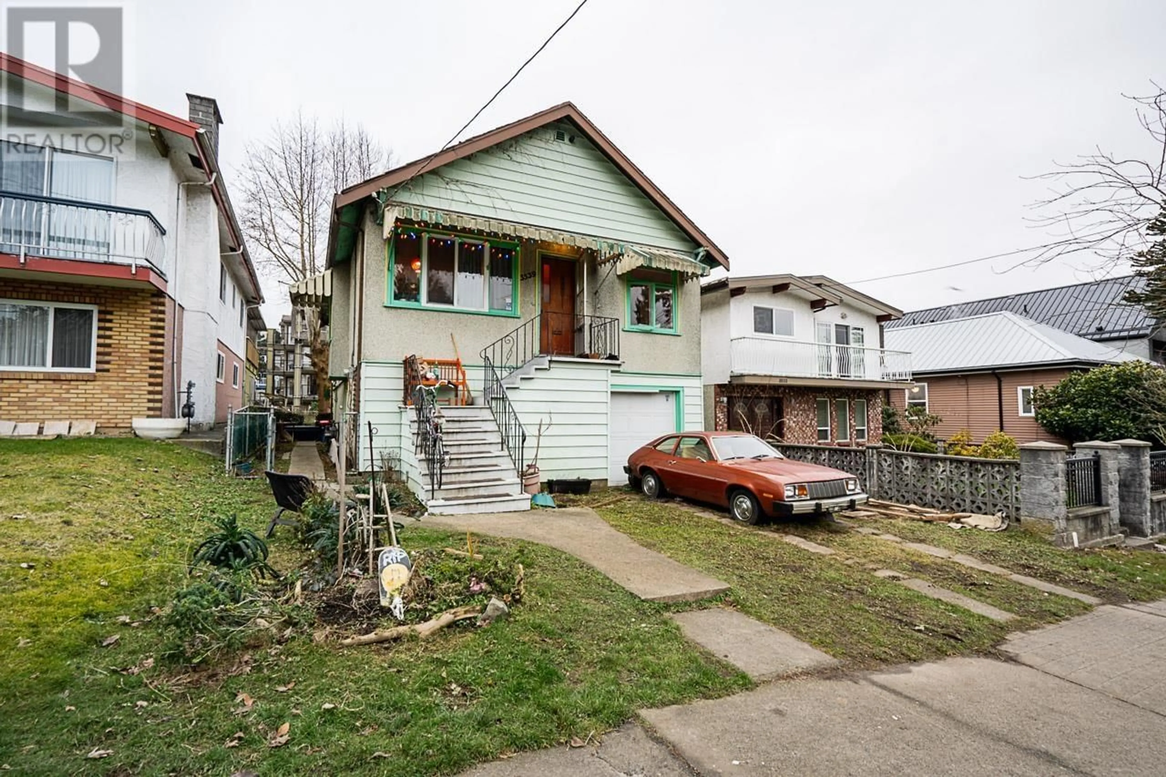 Unknown for 3539 HULL STREET, Vancouver British Columbia V5N4R8