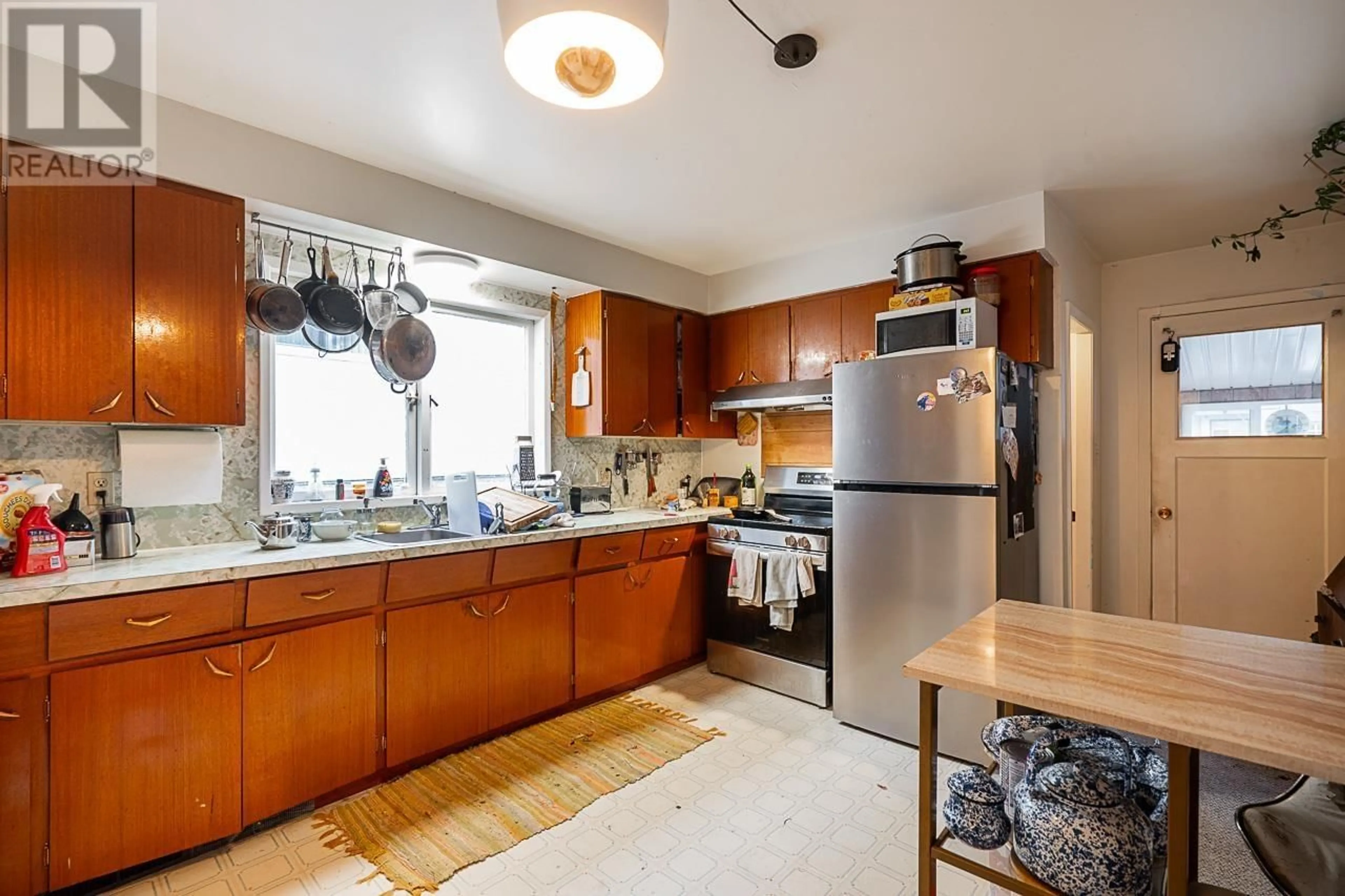 Standard kitchen, unknown for 3539 HULL STREET, Vancouver British Columbia V5N4R8