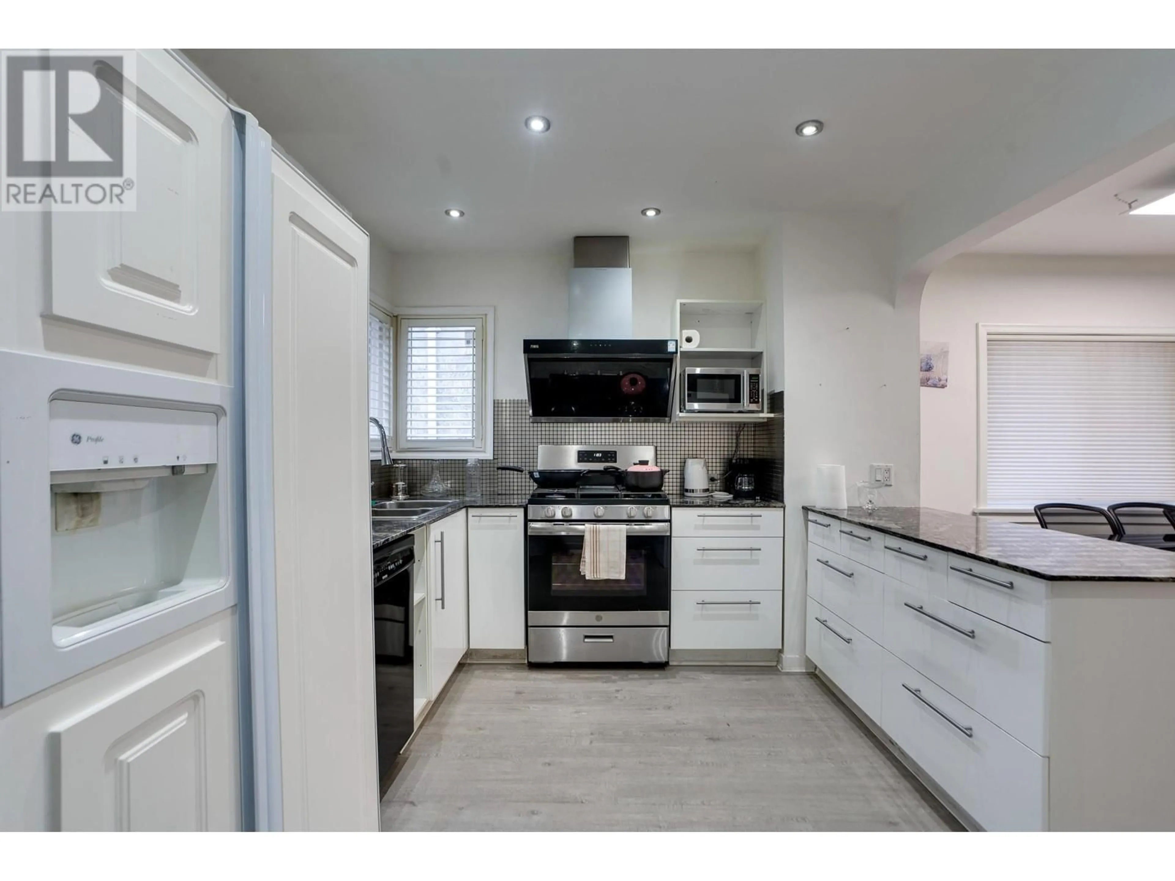 Open concept kitchen, unknown for 2682 NAPIER STREET, Vancouver British Columbia V5K2W6