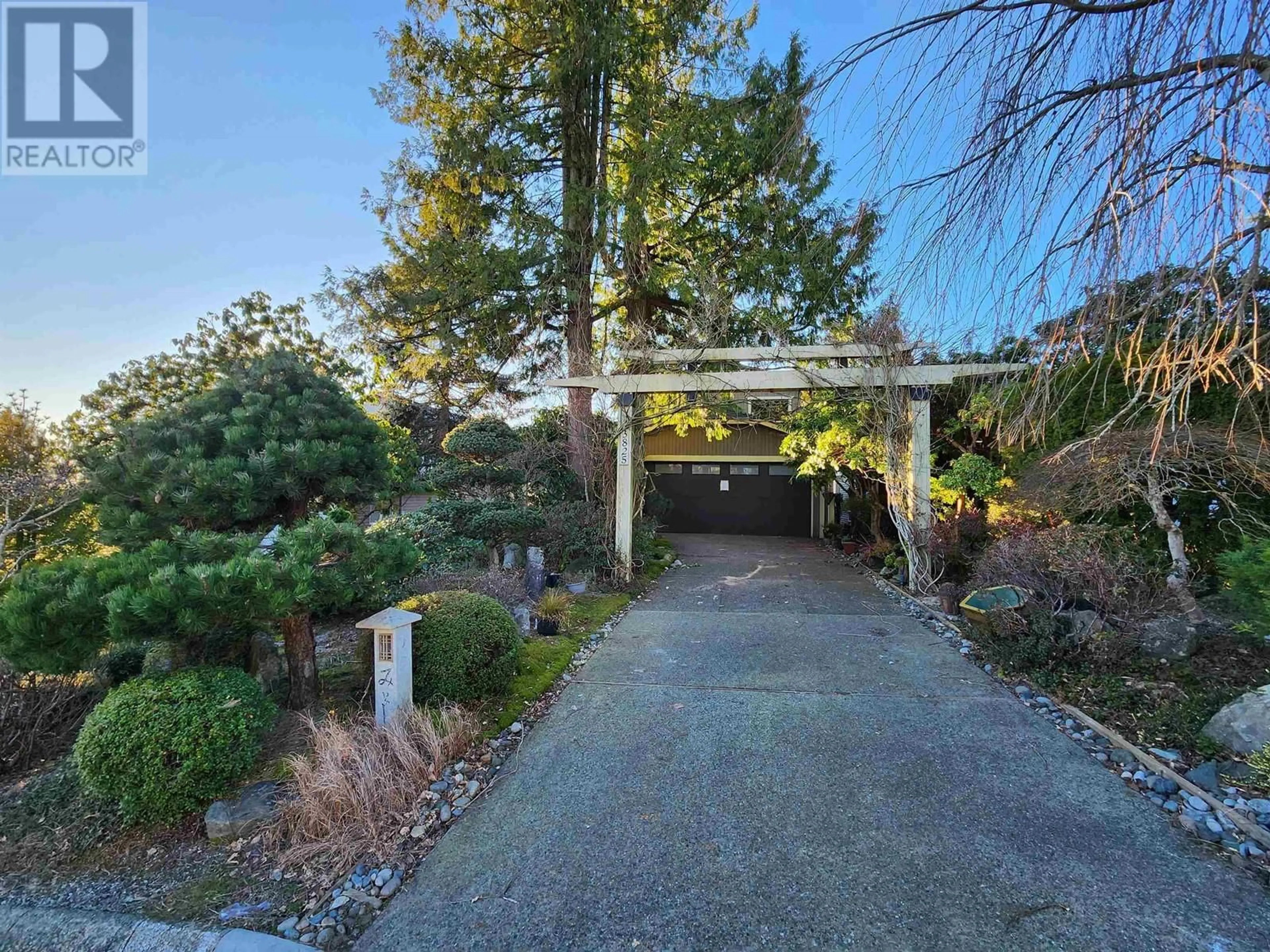 A pic from outside/outdoor area/front of a property/back of a property/a pic from drone, forest/trees view for 3825 ST. GEORGES AVENUE, North Vancouver British Columbia V7N1W3