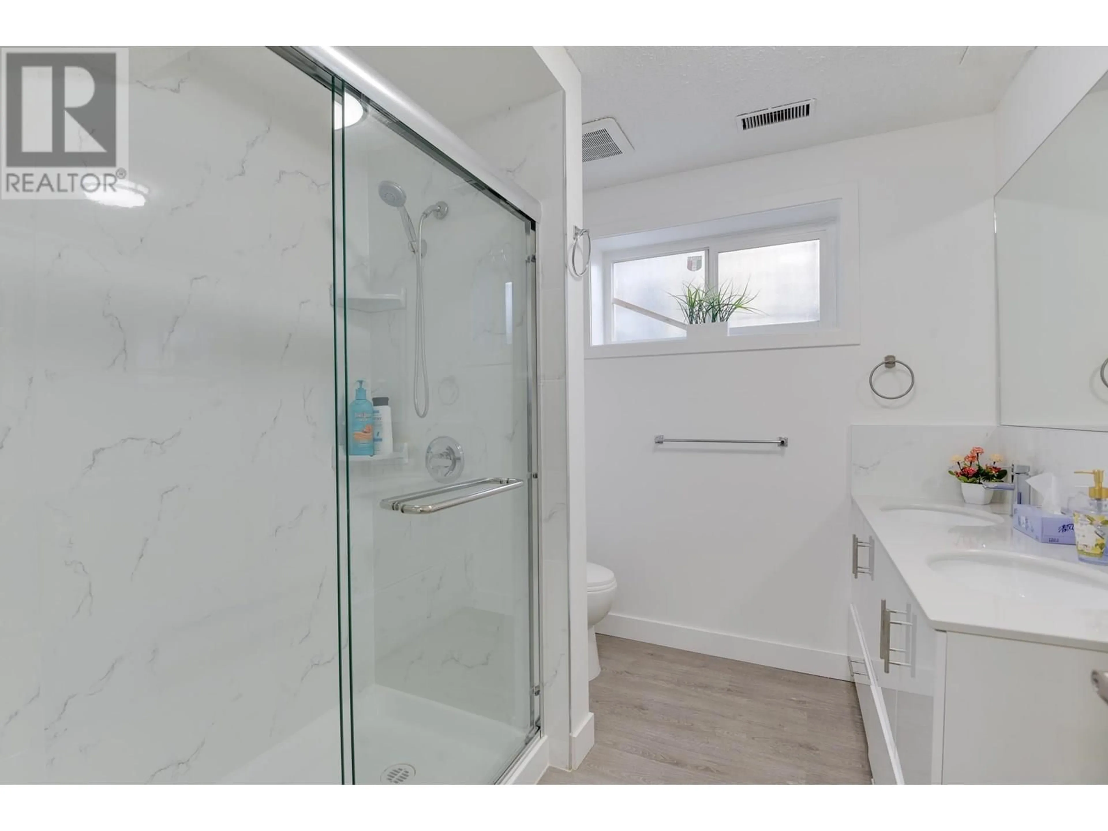 Standard bathroom, ceramic/tile floor for 1726 PENTICTON STREET, Vancouver British Columbia V5M3B8