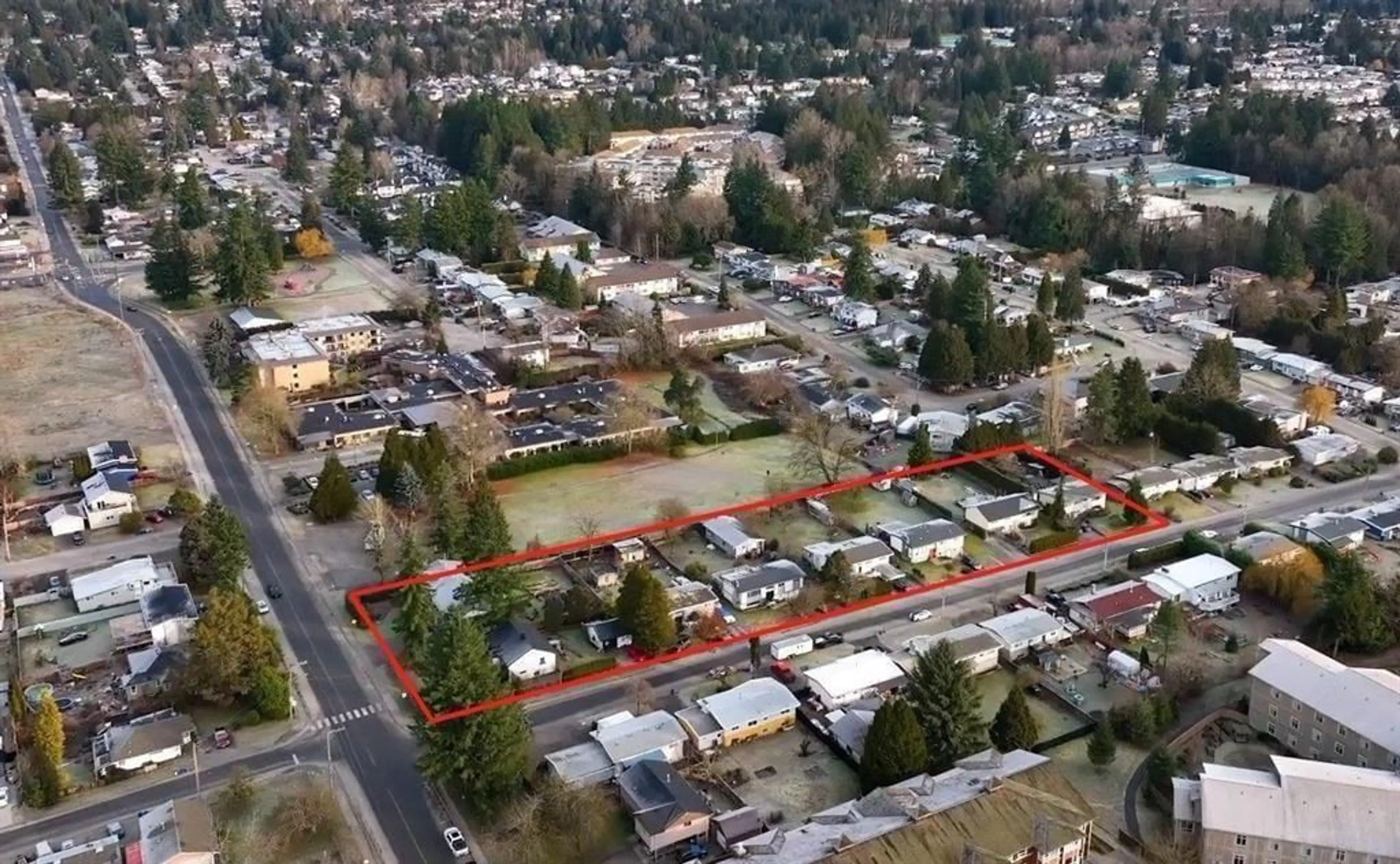 A pic from outside/outdoor area/front of a property/back of a property/a pic from drone, street for 32237 DIAMOND AVENUE, Mission British Columbia V2V1M3