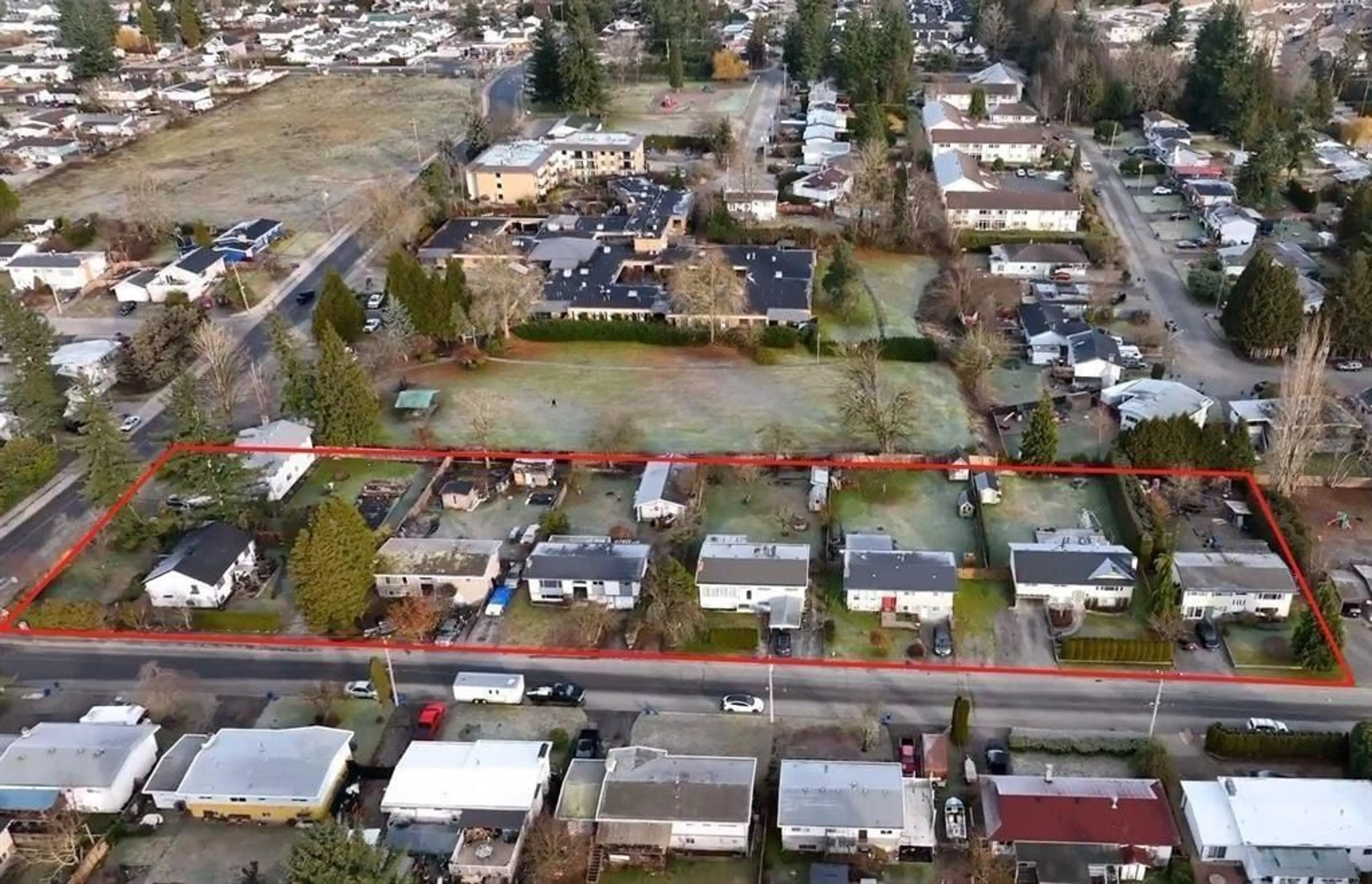 A pic from outside/outdoor area/front of a property/back of a property/a pic from drone, street for 32237 DIAMOND AVENUE, Mission British Columbia V2V1M3