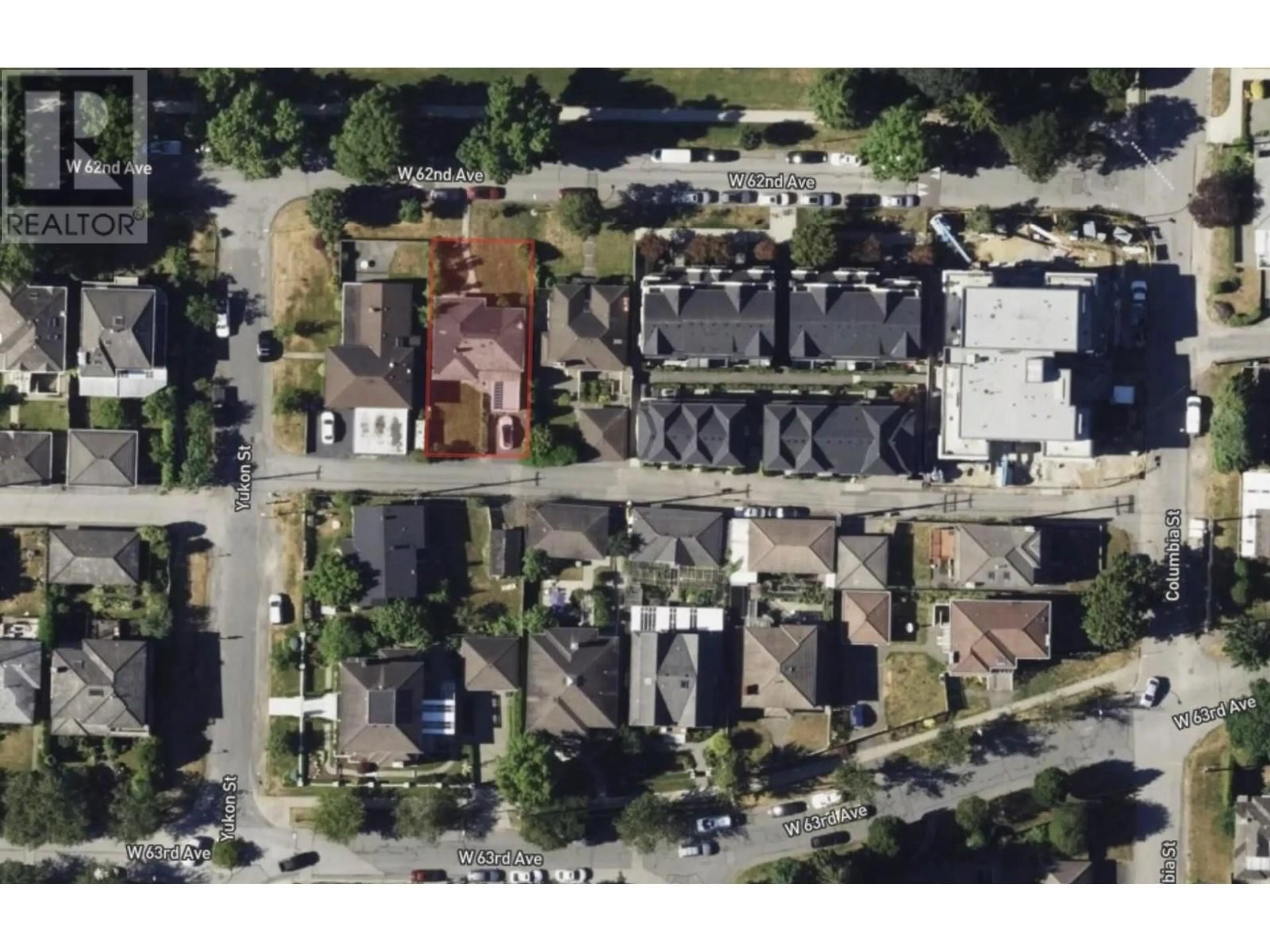 A pic from outside/outdoor area/front of a property/back of a property/a pic from drone, street for 380 W 62ND AVENUE, Vancouver British Columbia V5X2E3