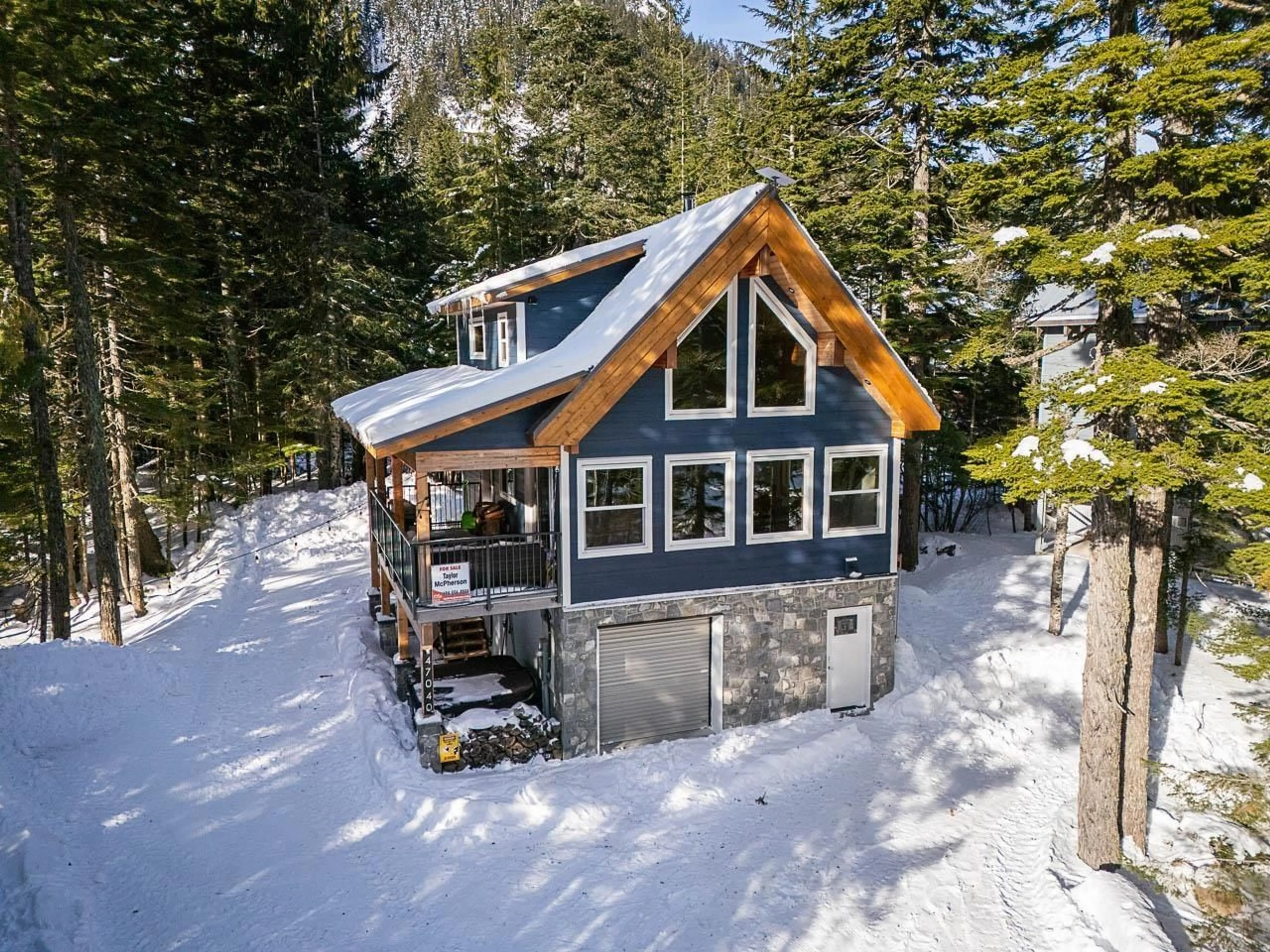 A pic from outside/outdoor area/front of a property/back of a property/a pic from drone, unknown for 47040 SNOWMIST, Agassiz British Columbia V0M1A1