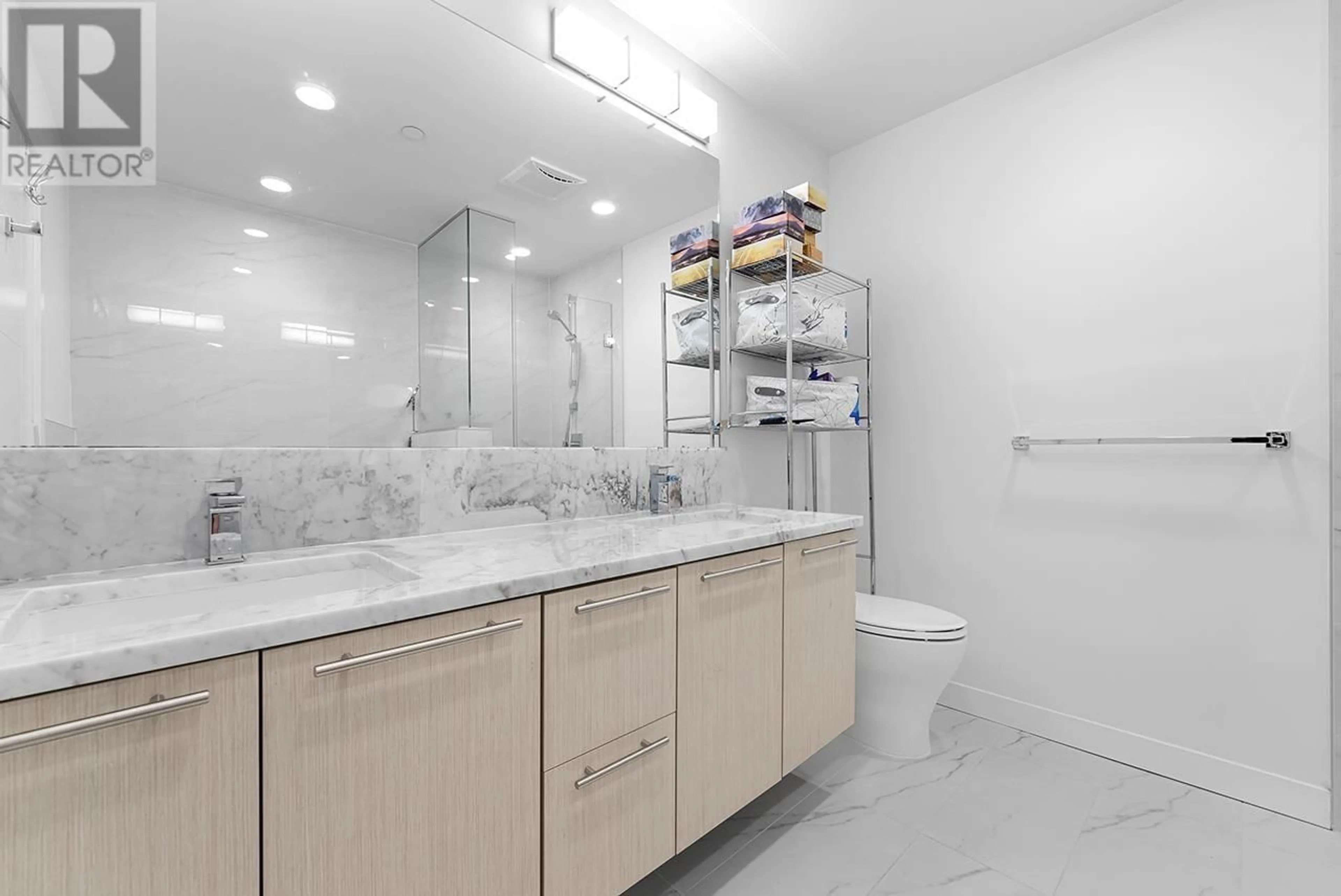 Standard bathroom, ceramic/tile floor for 303 5077 CAMBIE STREET, Vancouver British Columbia V5Z0H7