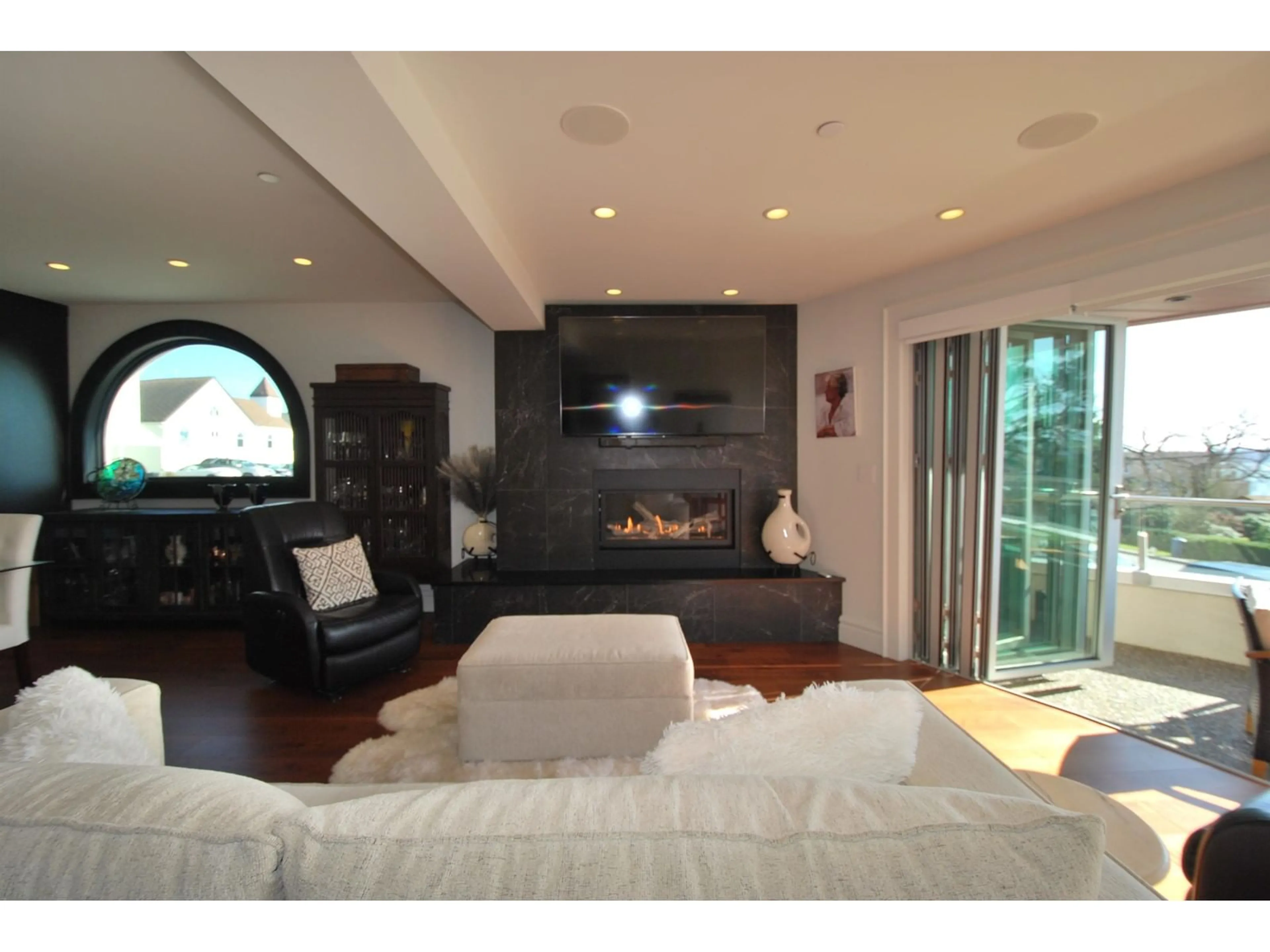 Unknown for 101 - 15219 ROYAL, White Rock British Columbia V4B1M4