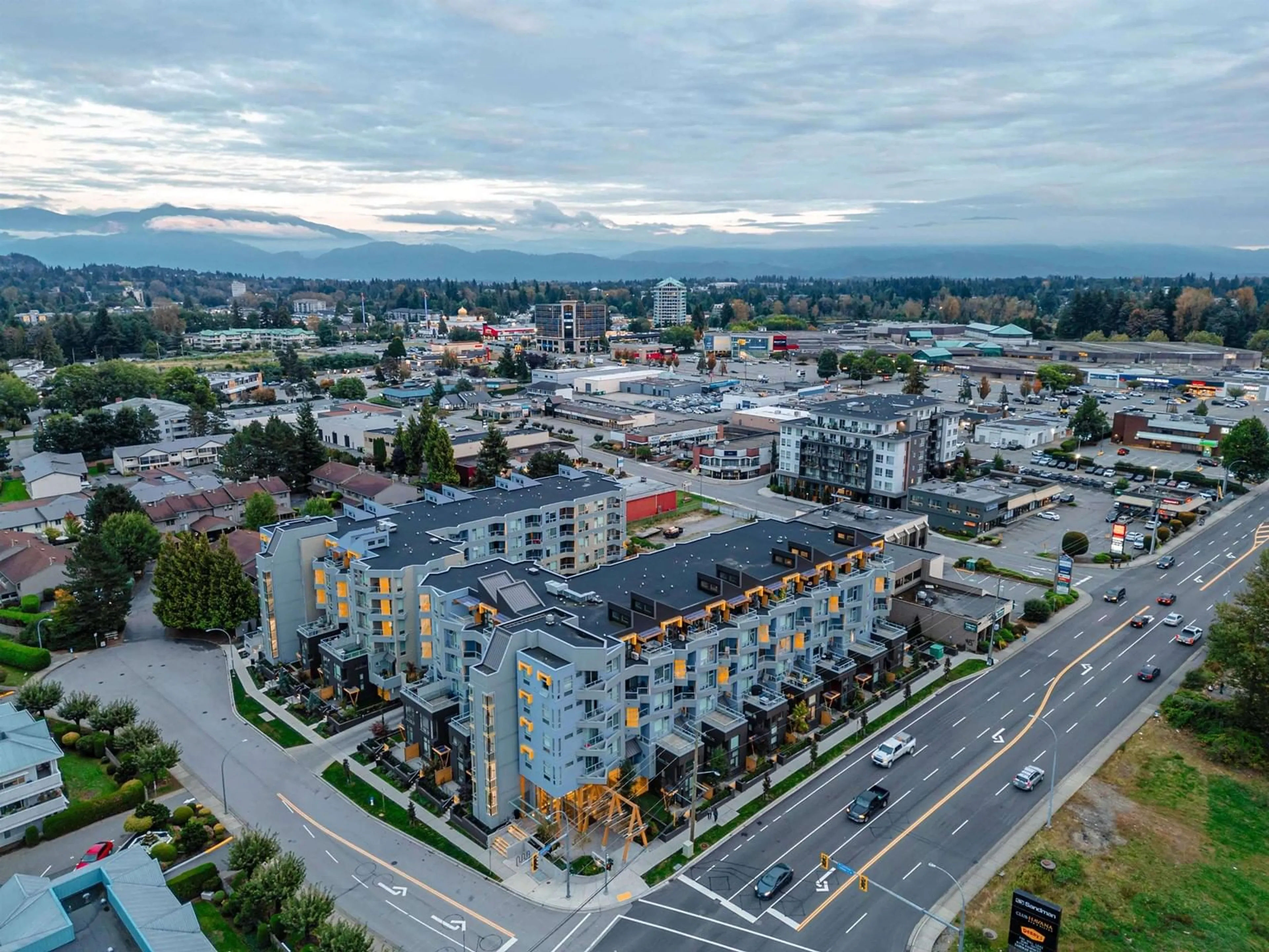 A pic from outside/outdoor area/front of a property/back of a property/a pic from drone, unknown for 508 - 32828 LANDEAU, Abbotsford British Columbia V2S0M4