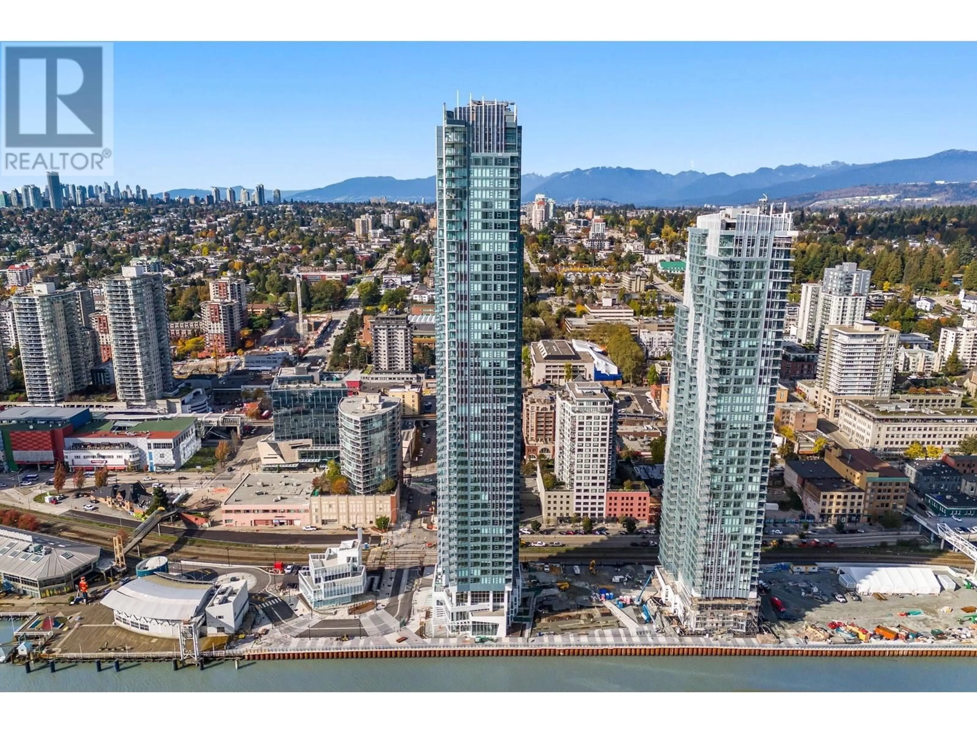 A pic from outside/outdoor area/front of a property/back of a property/a pic from drone, city buildings view from balcony for 3903 680 QUAYSIDE DRIVE, New Westminster British Columbia V3M0P2