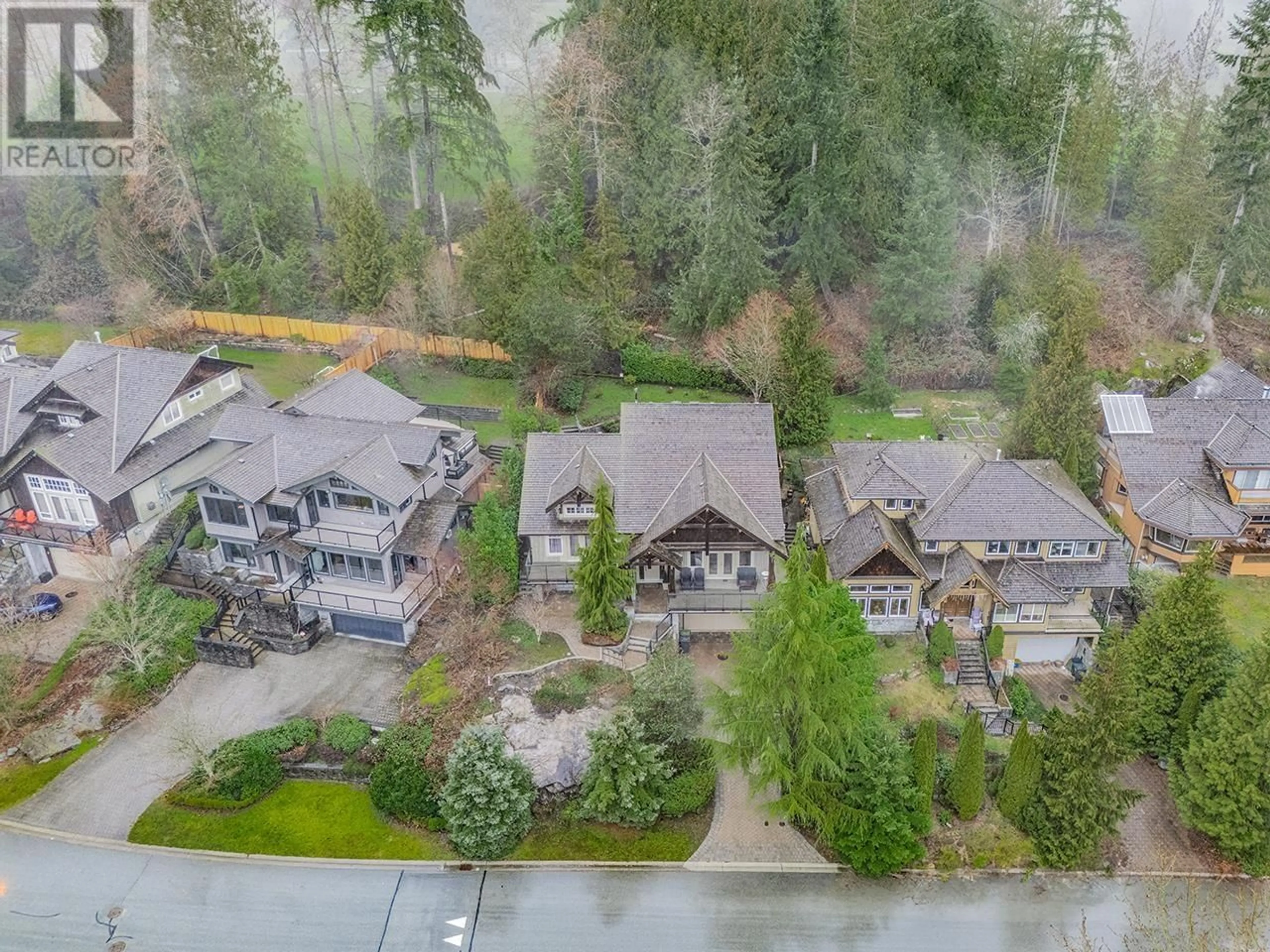 A pic from outside/outdoor area/front of a property/back of a property/a pic from drone, unknown for 3420 ANNE MACDONALD WAY, North Vancouver British Columbia V7G2S7