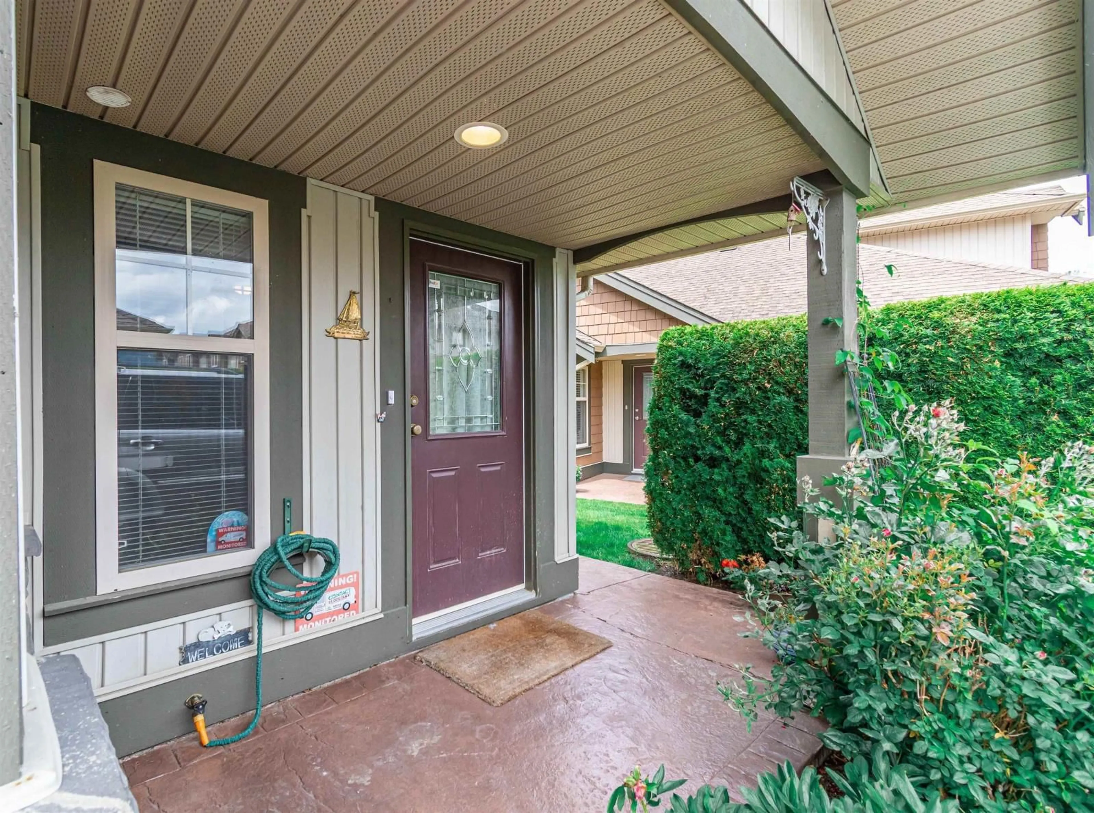 Indoor entryway for 48 6887 SHEFFIELD WAY|Sardis East Vedder, Chilliwack British Columbia V2R5V5