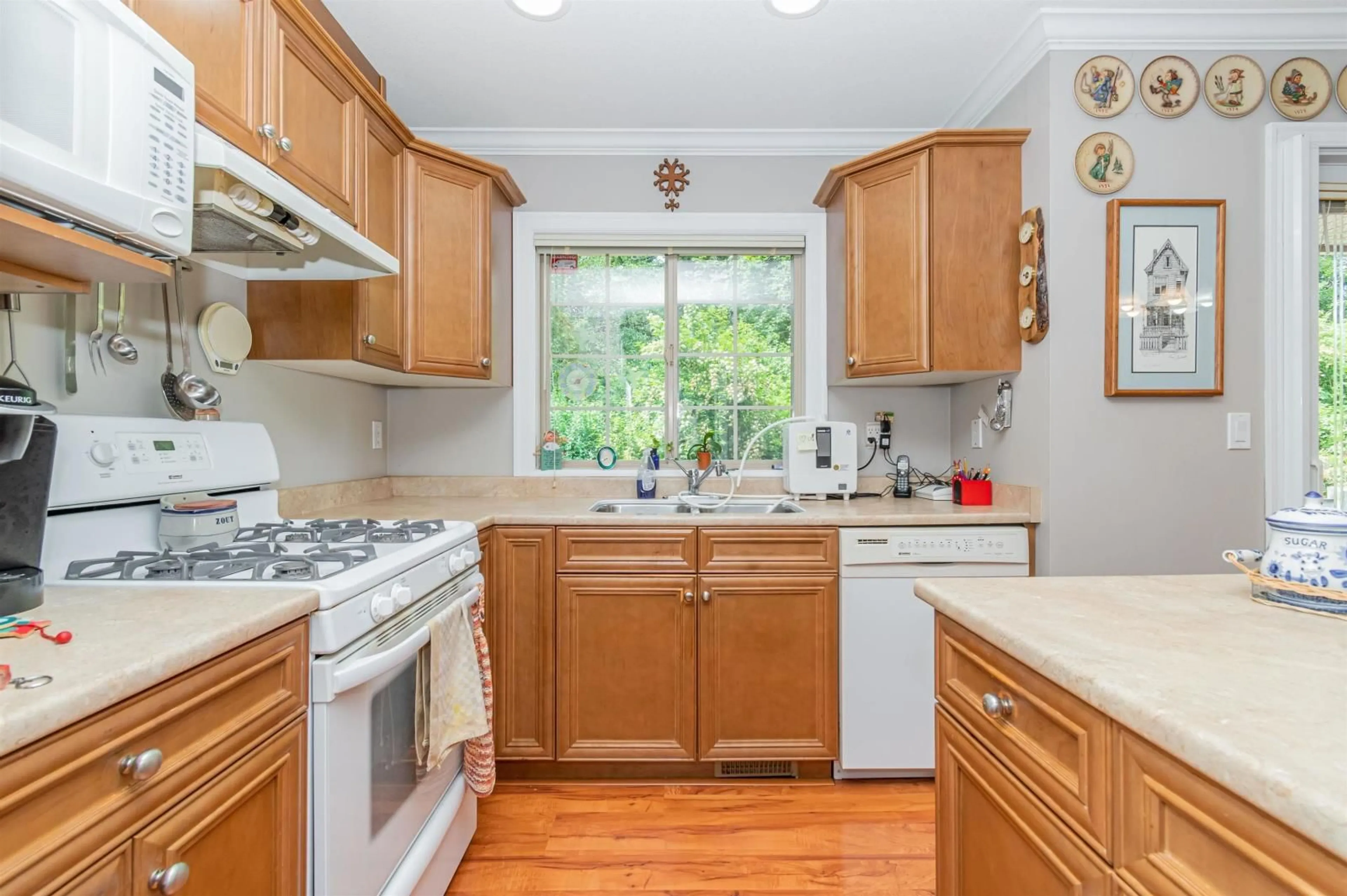 Standard kitchen, unknown for 48 6887 SHEFFIELD WAY|Sardis East Vedder, Chilliwack British Columbia V2R5V5