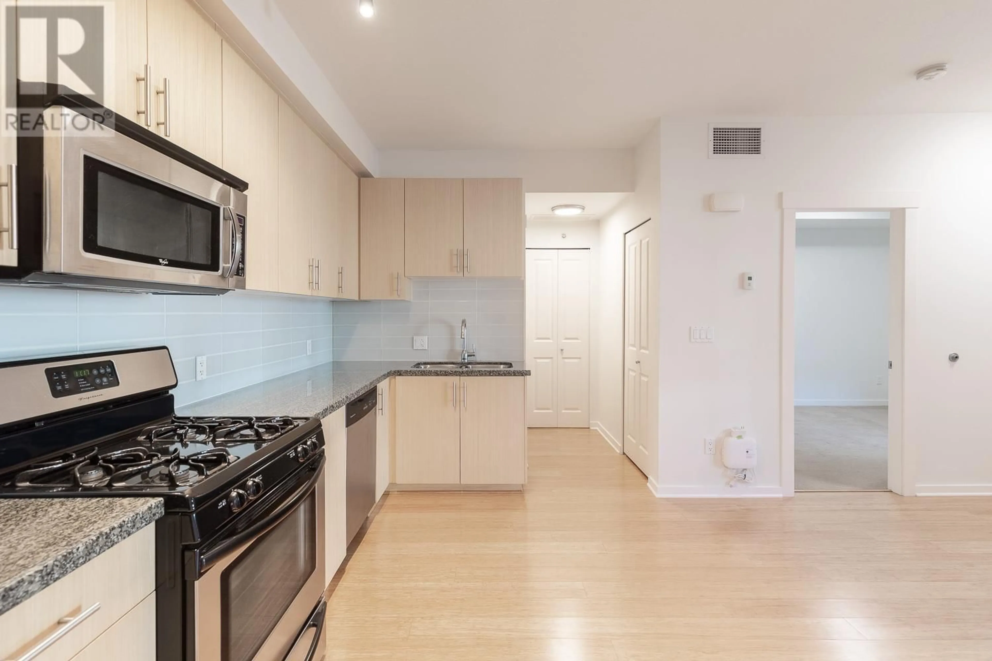 Standard kitchen, unknown for 203 - 6077 LONDON ROAD, Richmond British Columbia V7E0A7