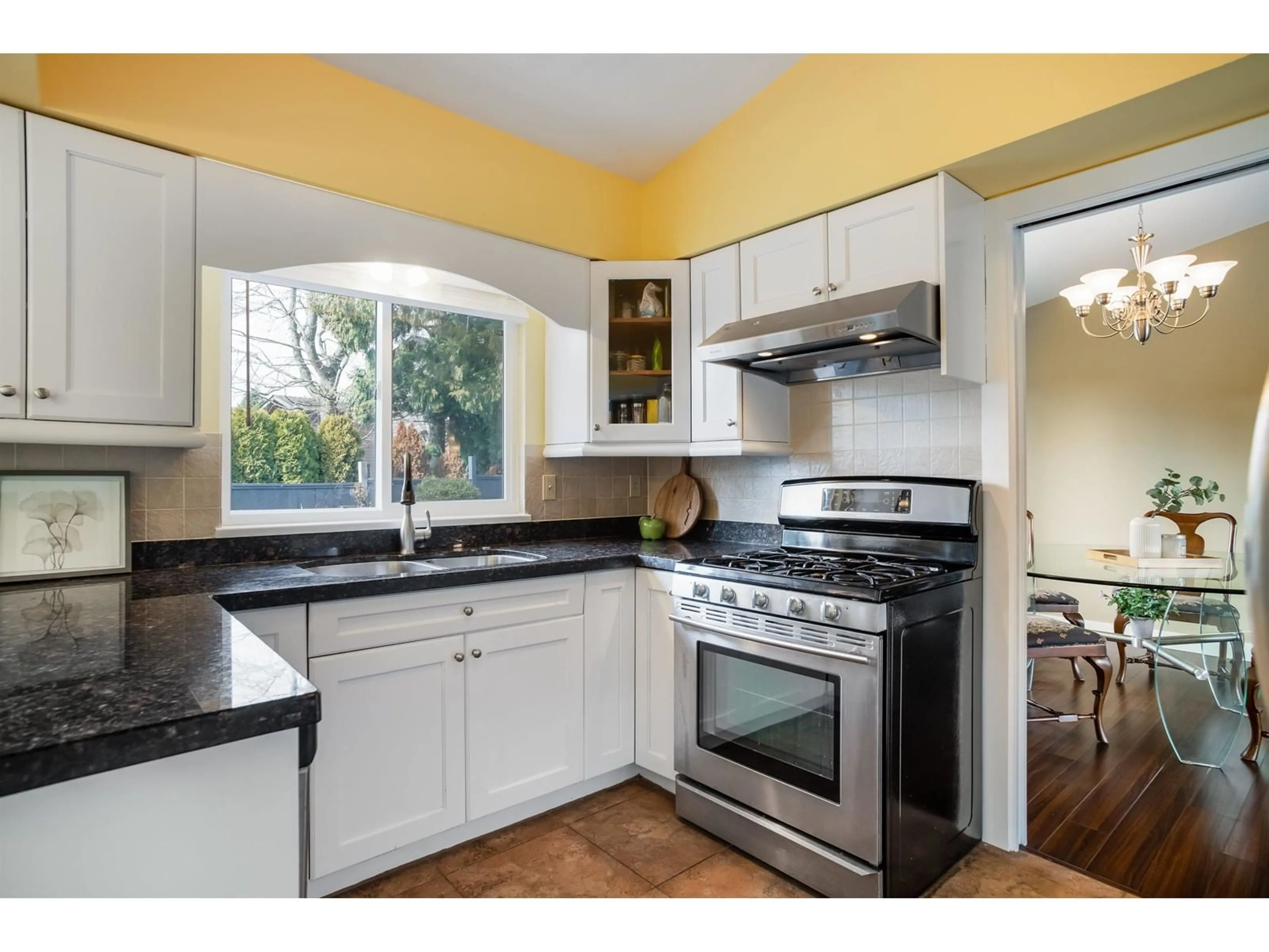 Standard kitchen, unknown for 11173 SCARBOROUGH DRIVE, Delta British Columbia V4C7S1