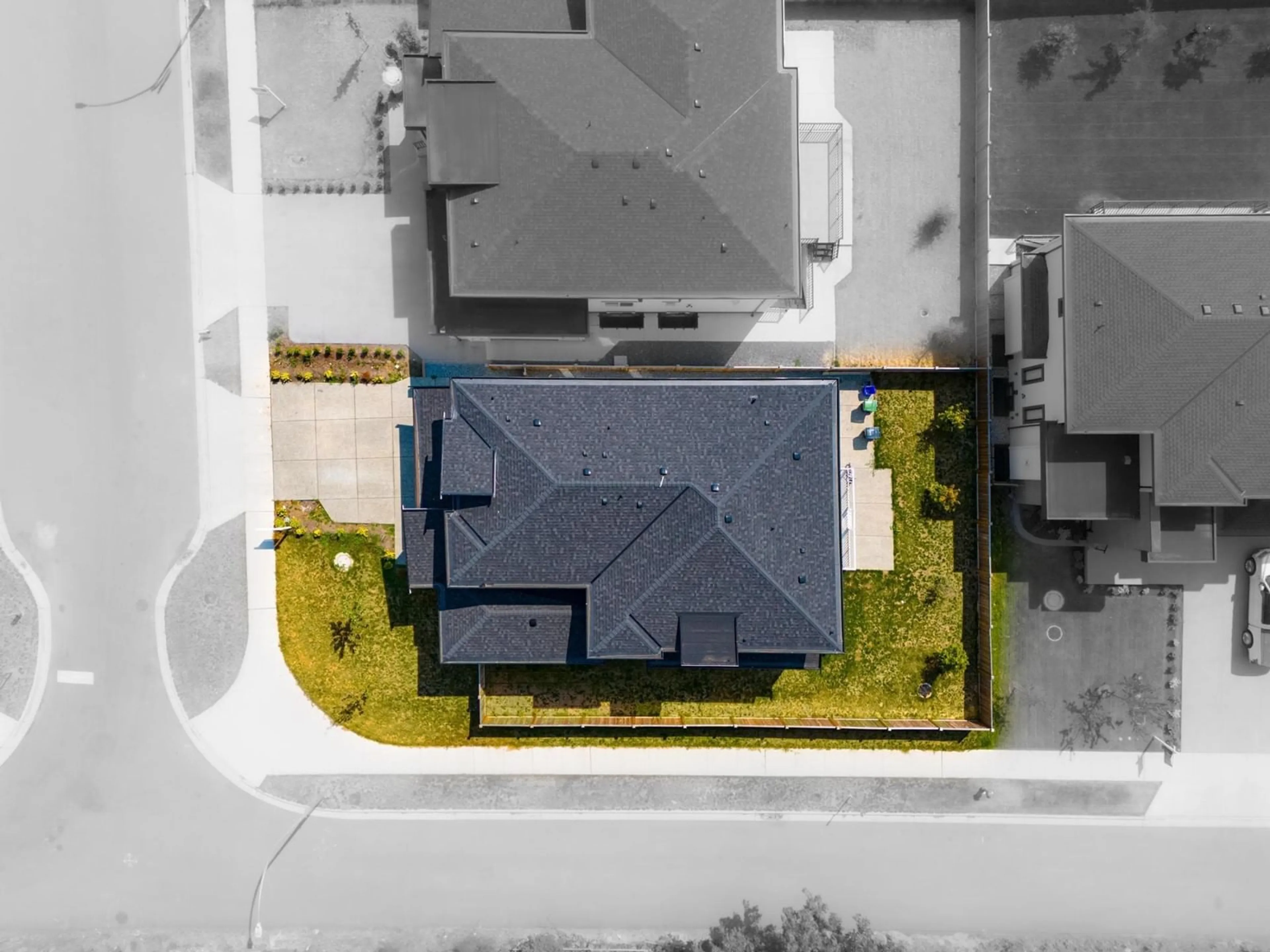 A pic from outside/outdoor area/front of a property/back of a property/a pic from drone, street for 2731 201 STREET, Langley British Columbia V2Z0B6