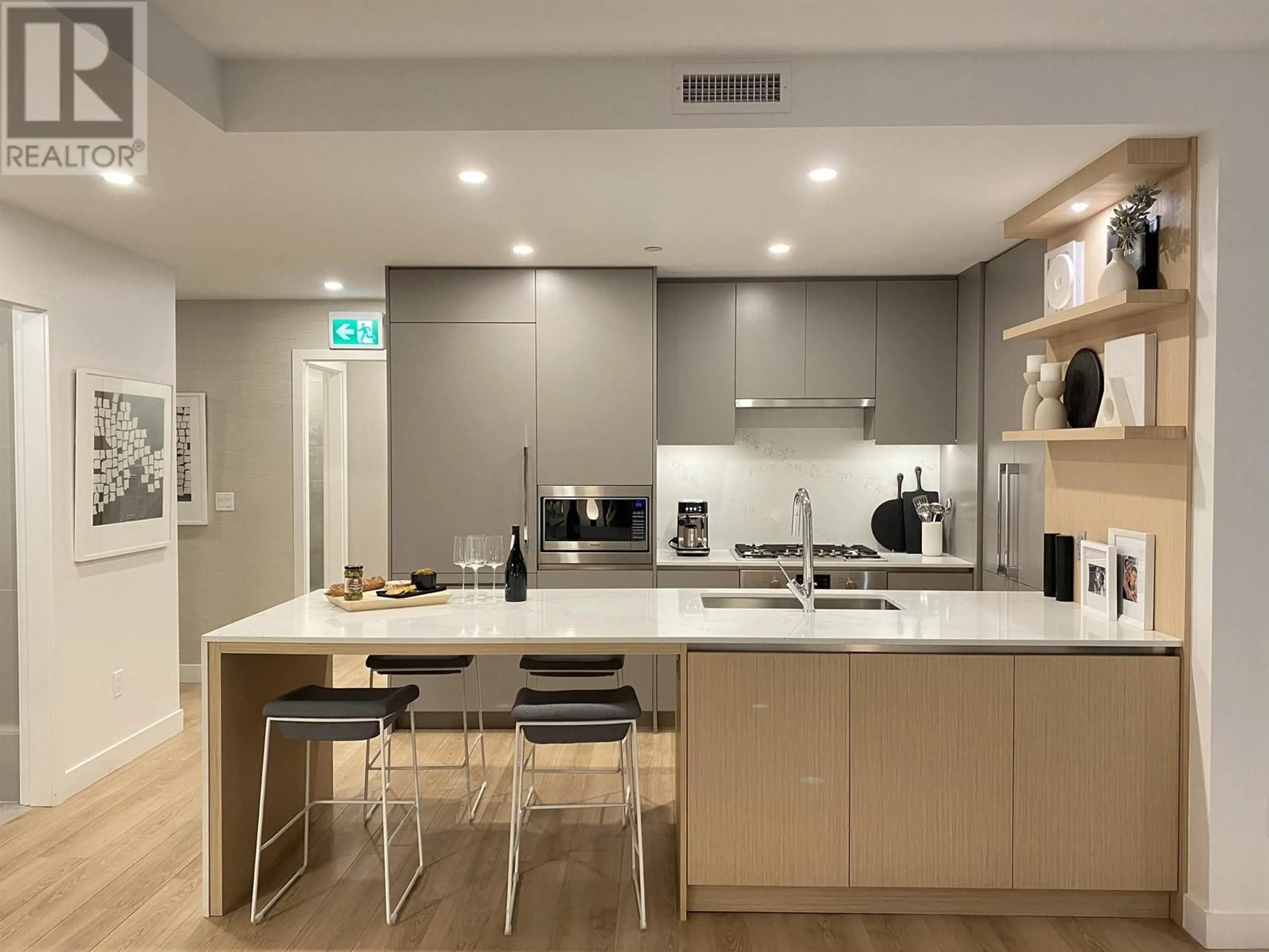 Contemporary kitchen, unknown for 911 7977 LANSDOWNE ROAD, Richmond British Columbia V0V0V0