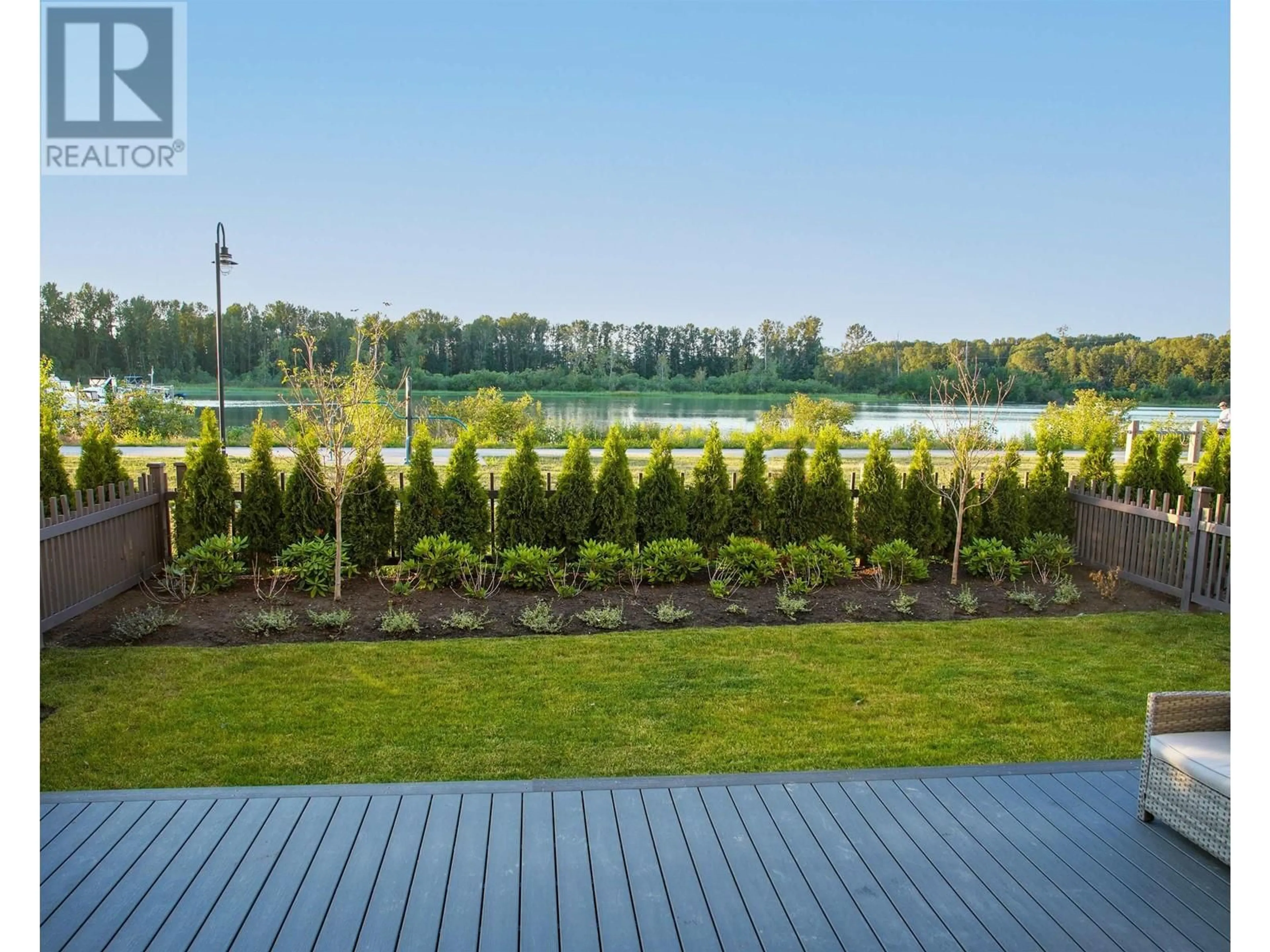 Patio, water/lake/river/ocean view for 100 - 5311 ADMIRAL WAY, Delta British Columbia V4K0E2