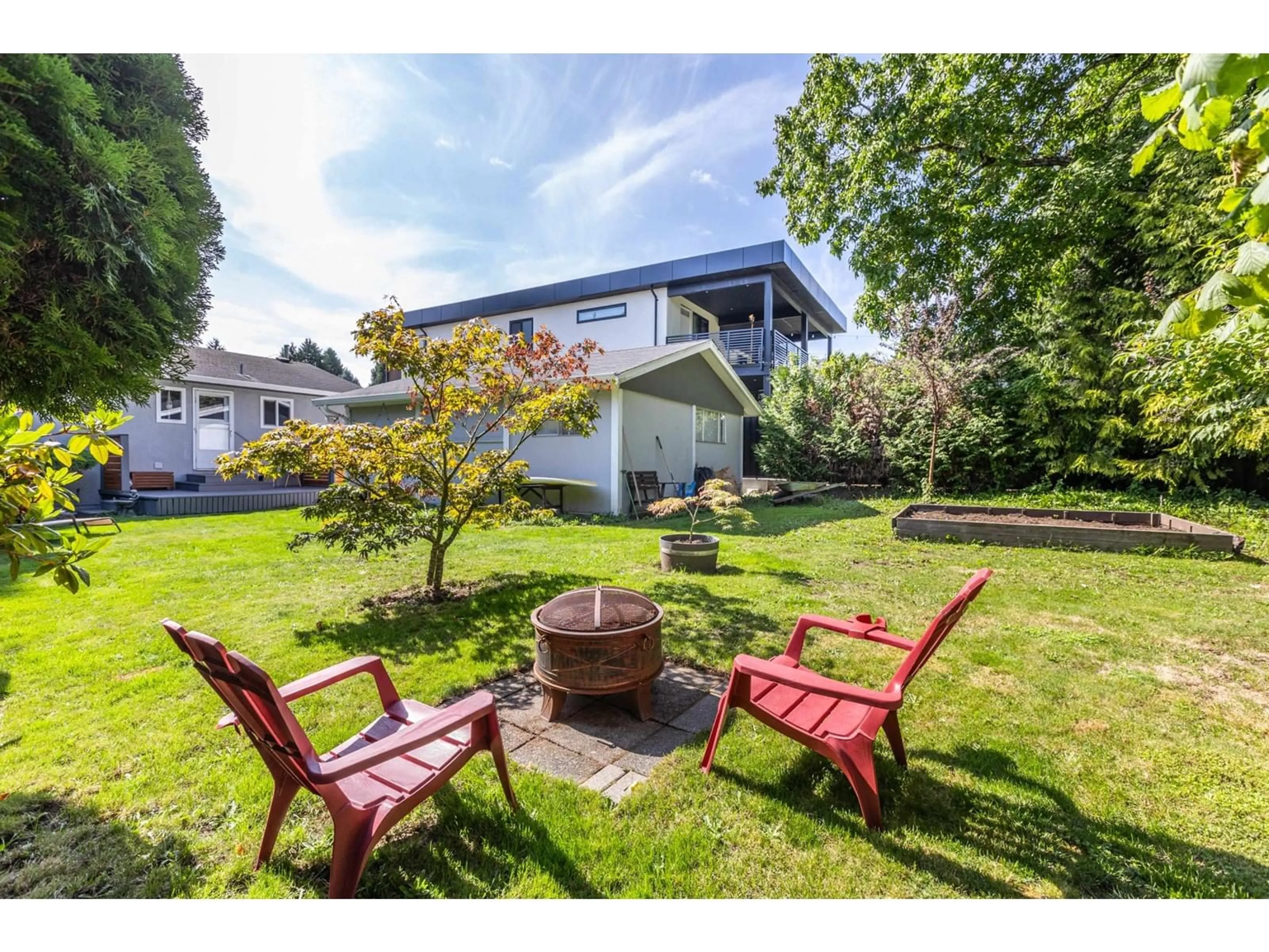 Patio, unknown for 15873 VINE, White Rock British Columbia V4B2T5