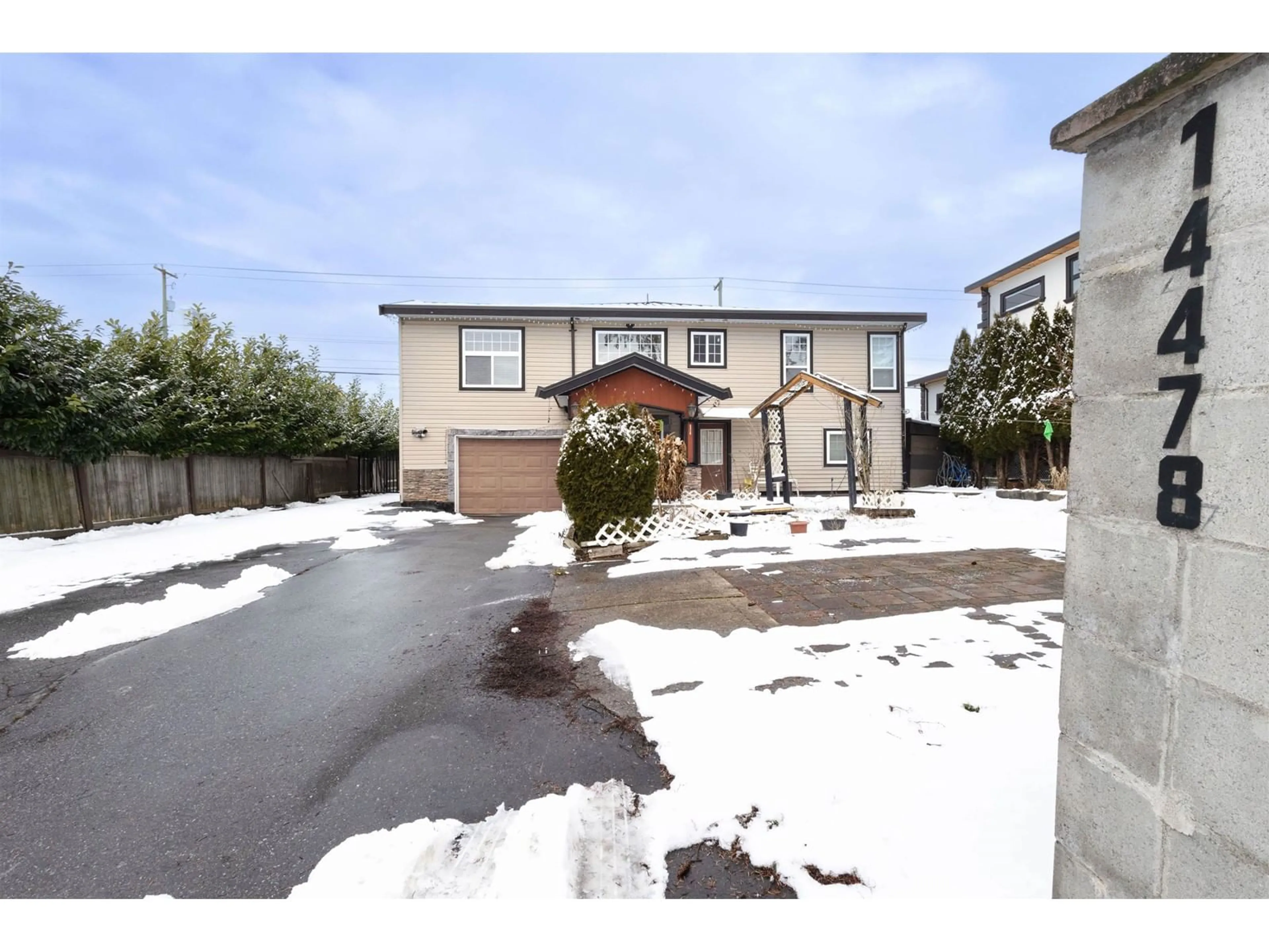 A pic from outside/outdoor area/front of a property/back of a property/a pic from drone, street for 14478 88, Surrey British Columbia V3S2R9