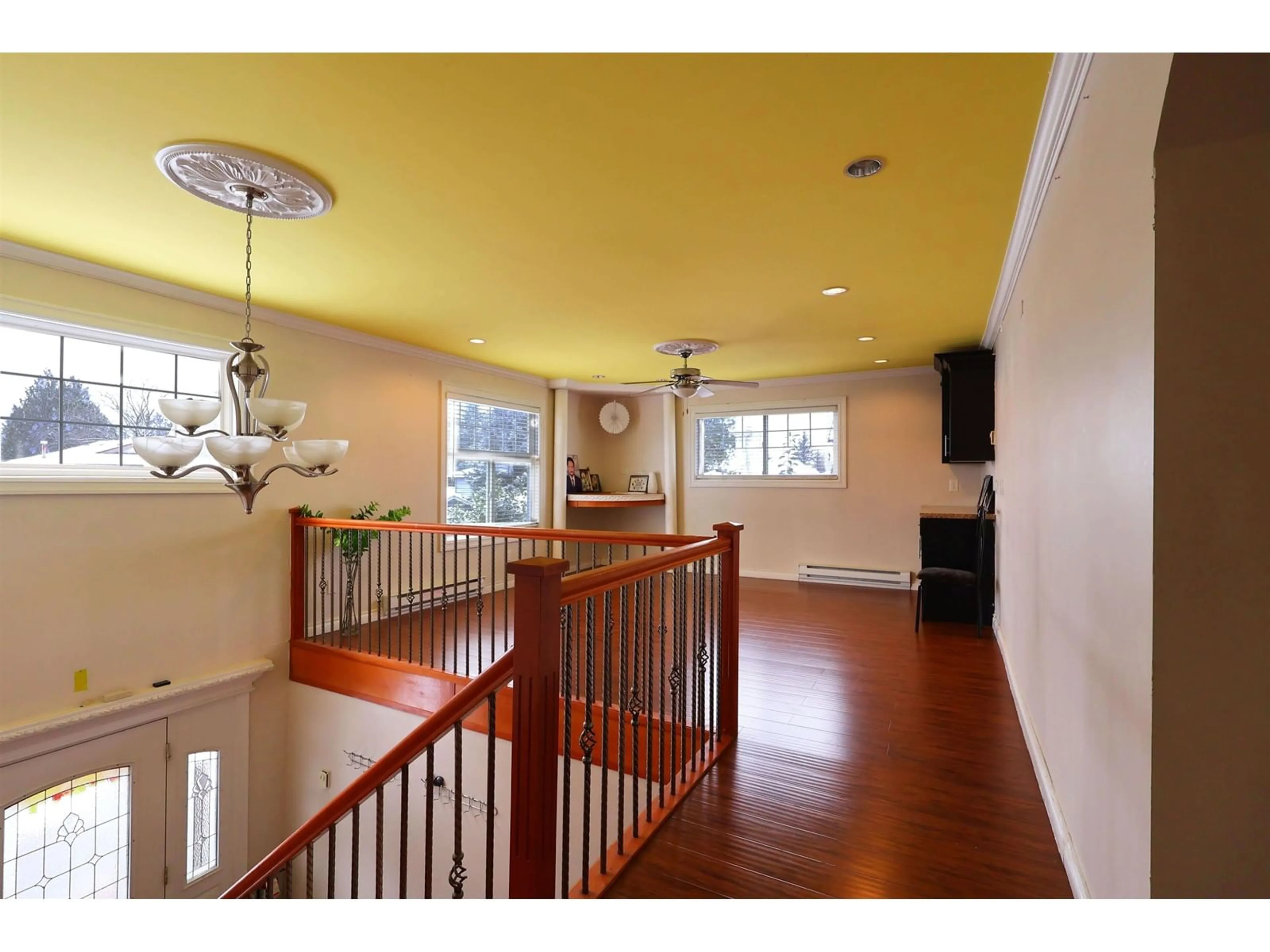 Indoor entryway for 14478 88, Surrey British Columbia V3S2R9