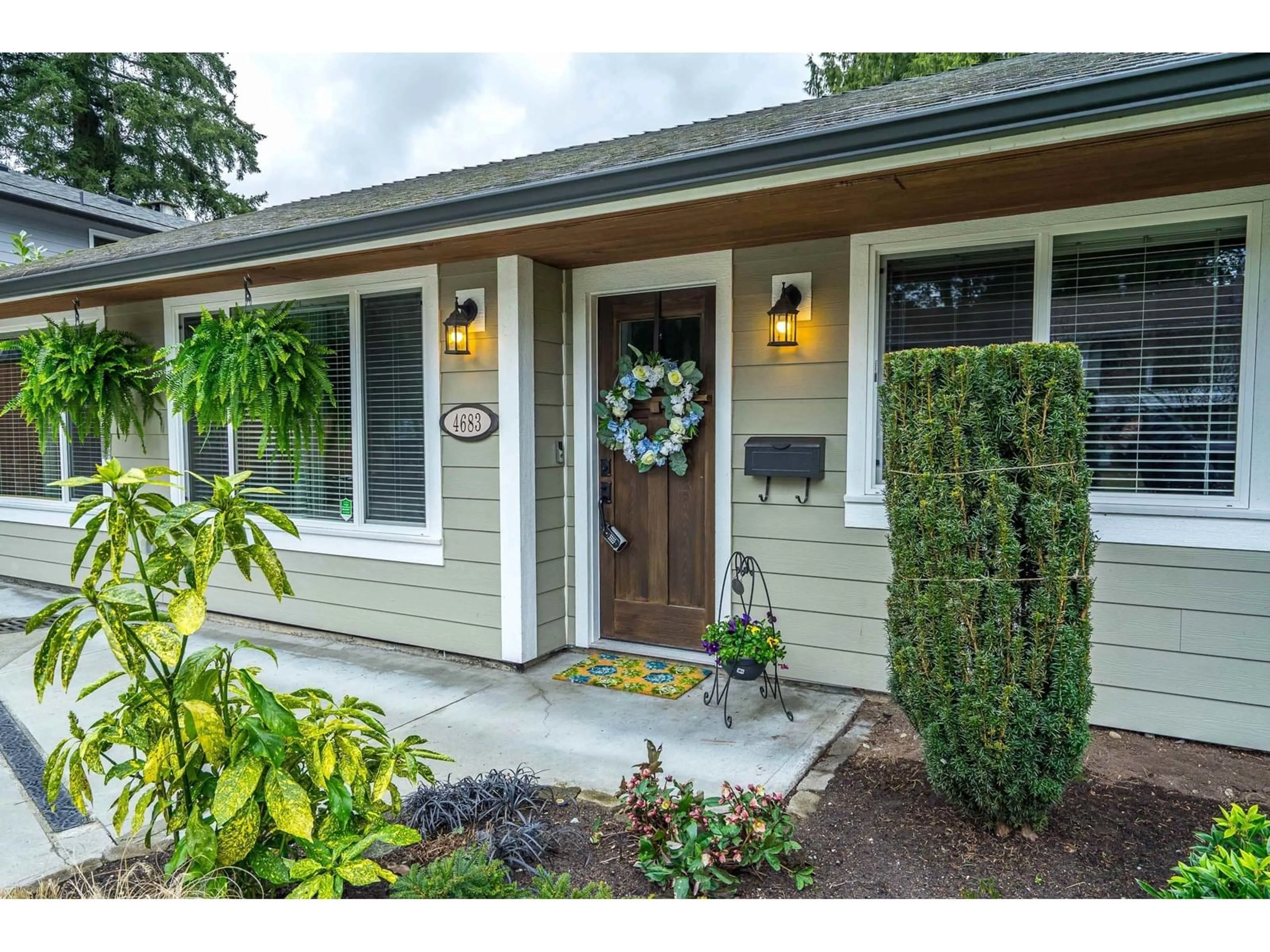 Indoor entryway for 4683 197, Langley British Columbia V3A5H6