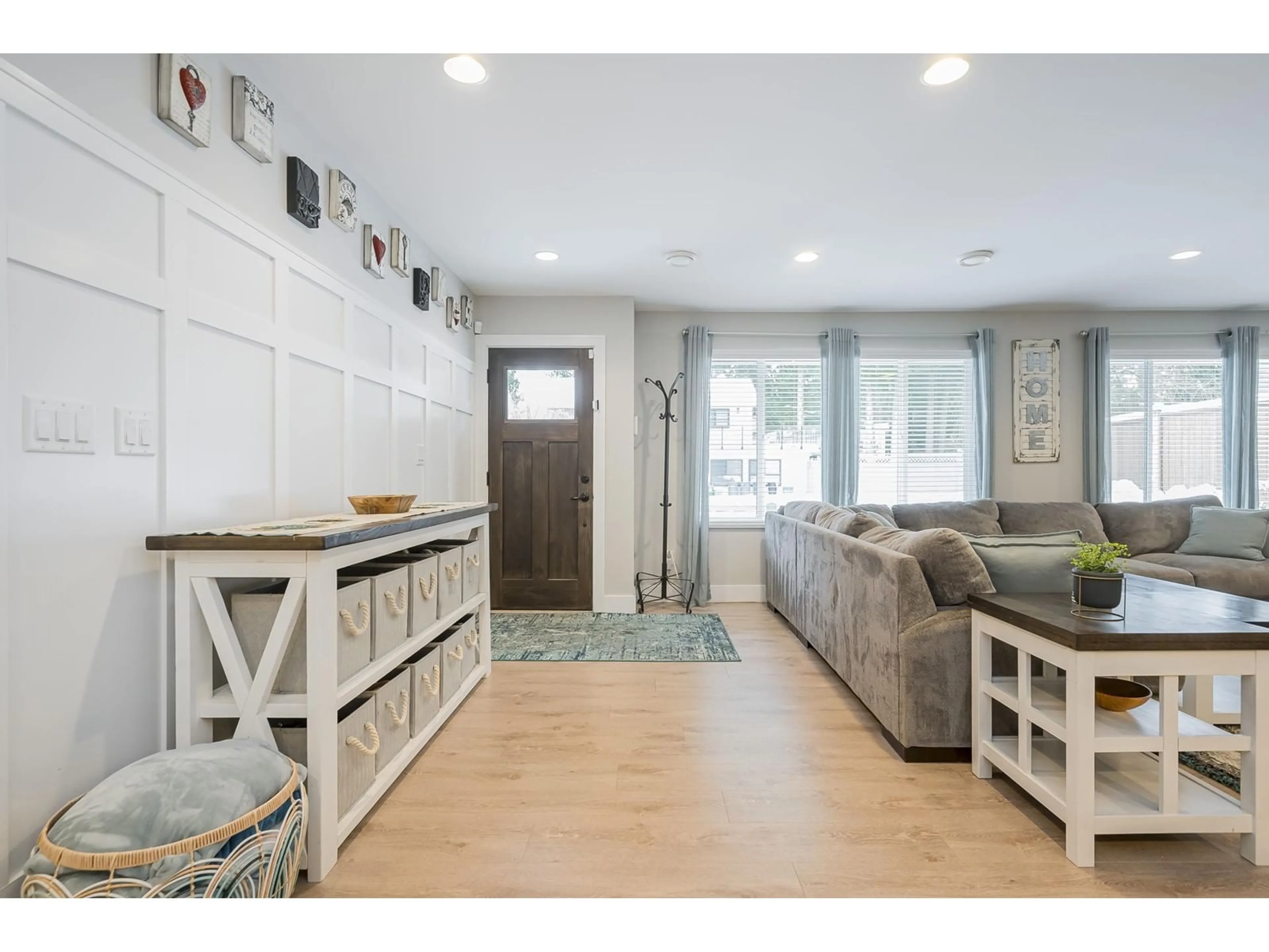 Indoor entryway for 4683 197, Langley British Columbia V3A5H6