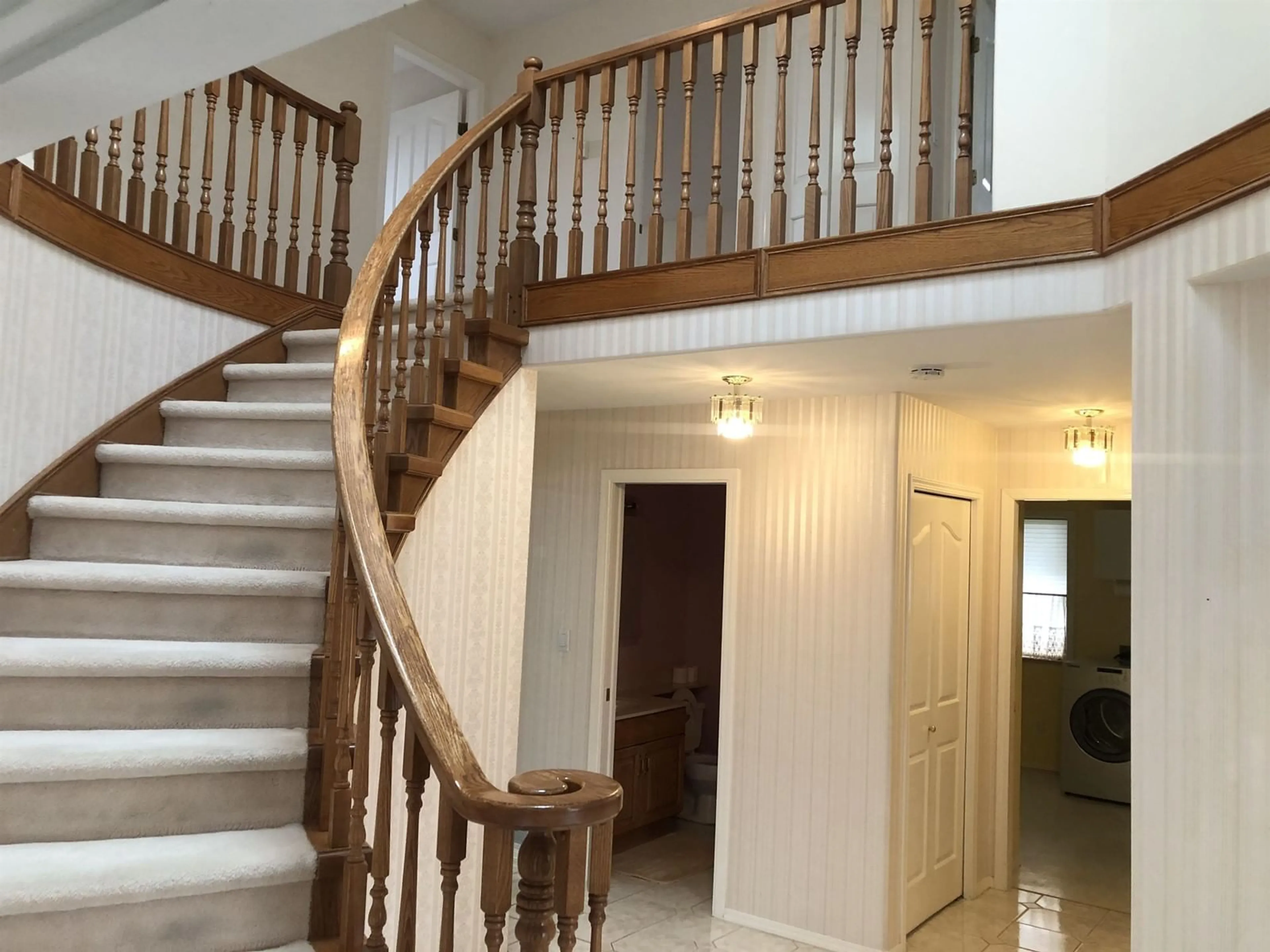 Indoor foyer for 19122 62A, Surrey British Columbia V3S8C6