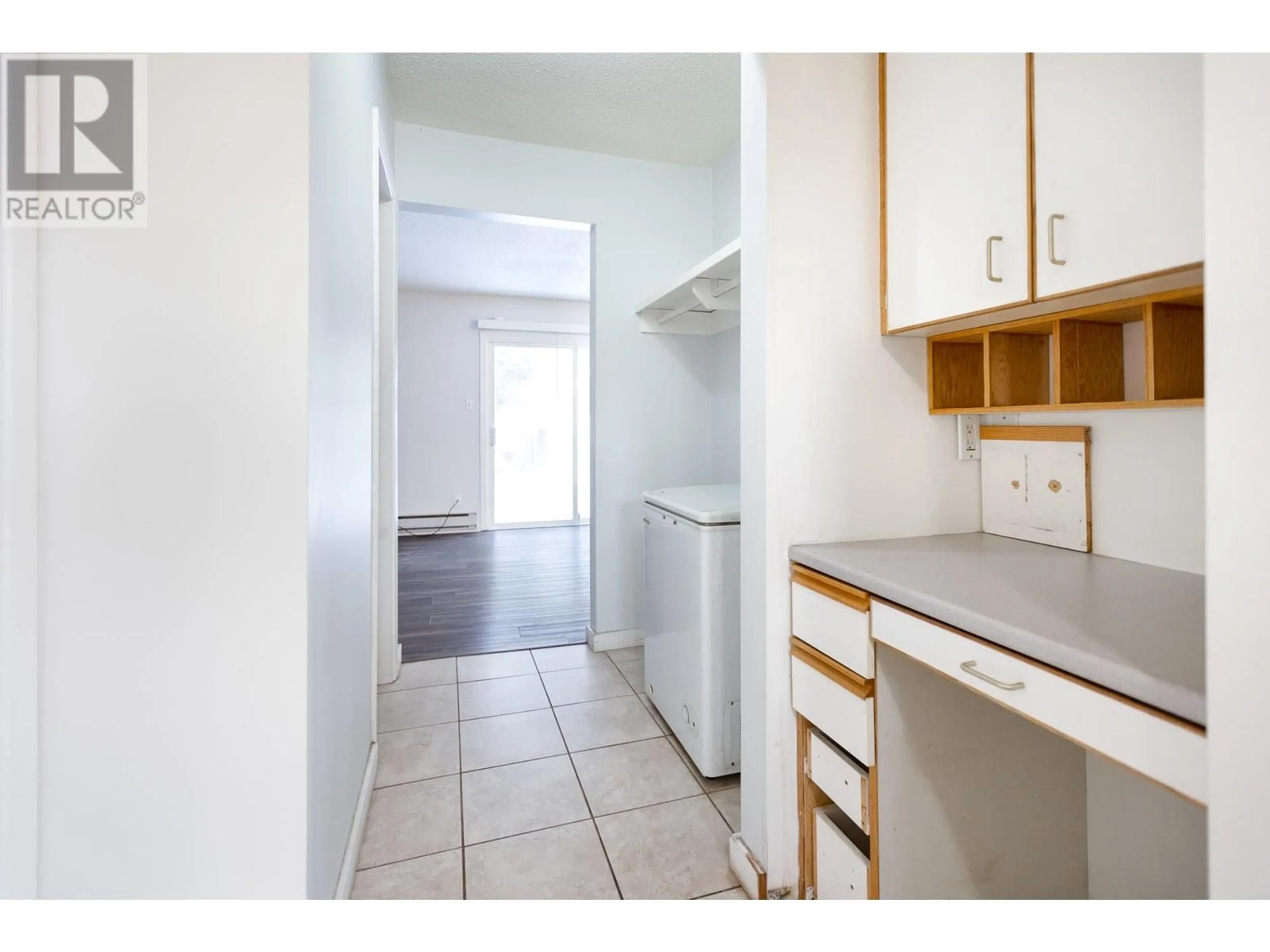 Standard kitchen, unknown for 544 BEECH CRESCENT, Prince George British Columbia V2N1L1