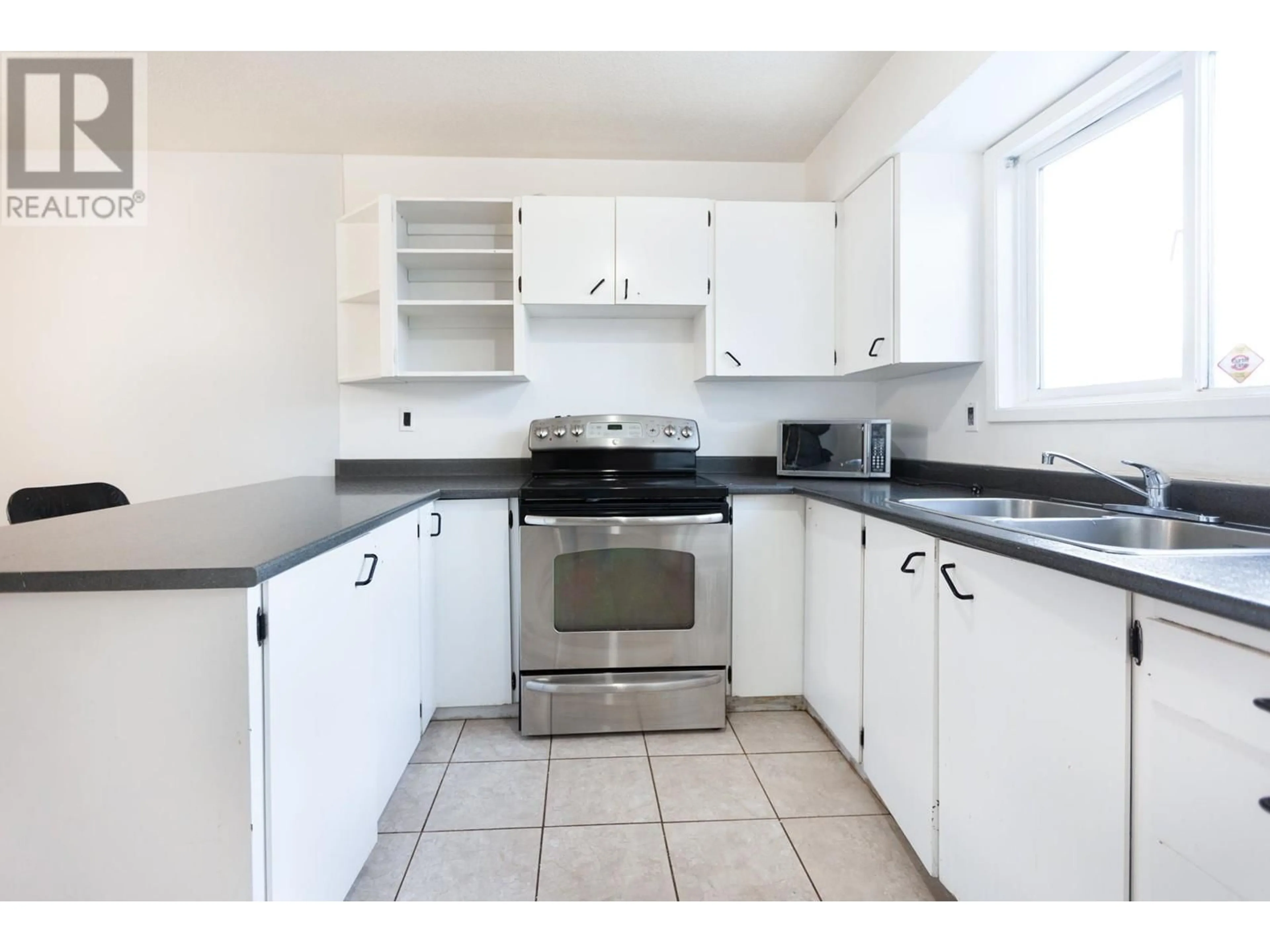 Standard kitchen, unknown for 544 BEECH CRESCENT, Prince George British Columbia V2N1L1