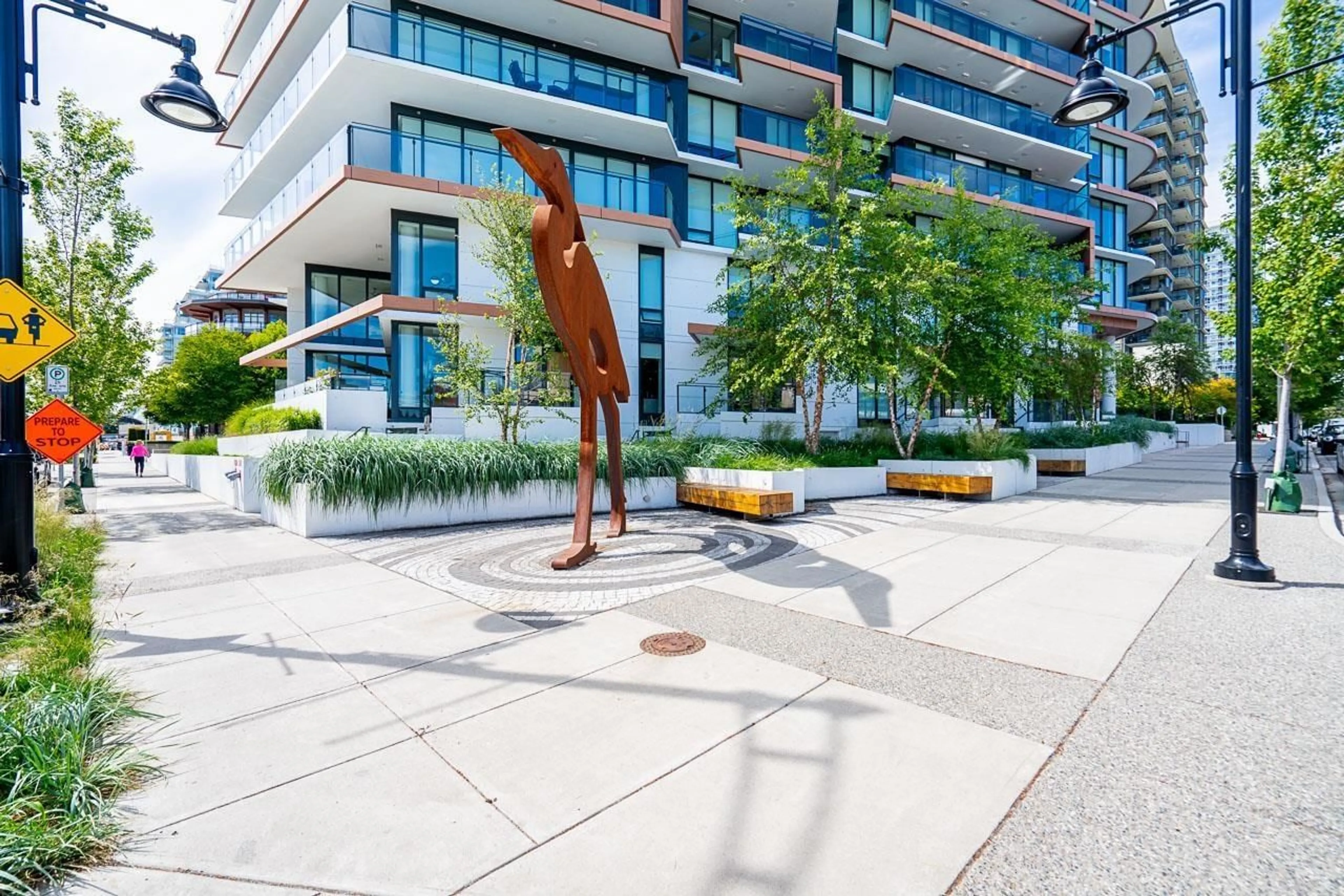 Patio, street for 707 - 1439 GEORGE, White Rock British Columbia V4B0B9
