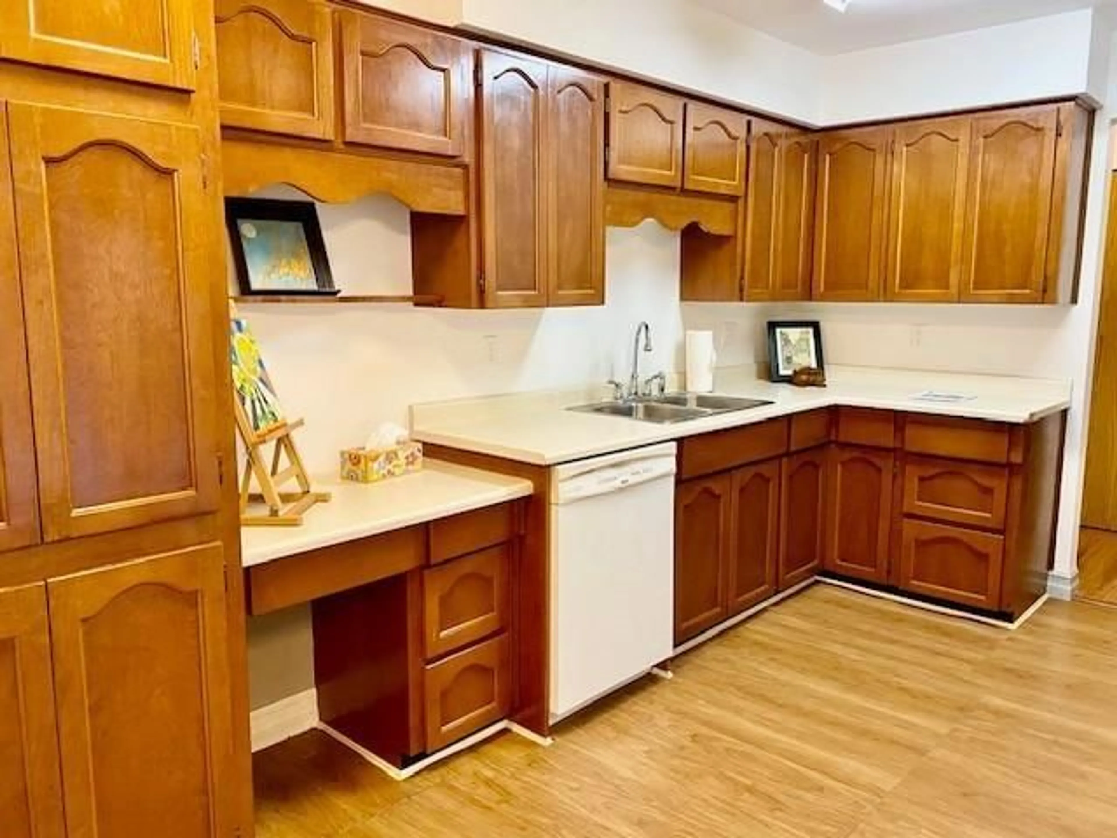 Standard kitchen, unknown for 333 31955 OLD YALE ROAD, Abbotsford British Columbia V2T4N1