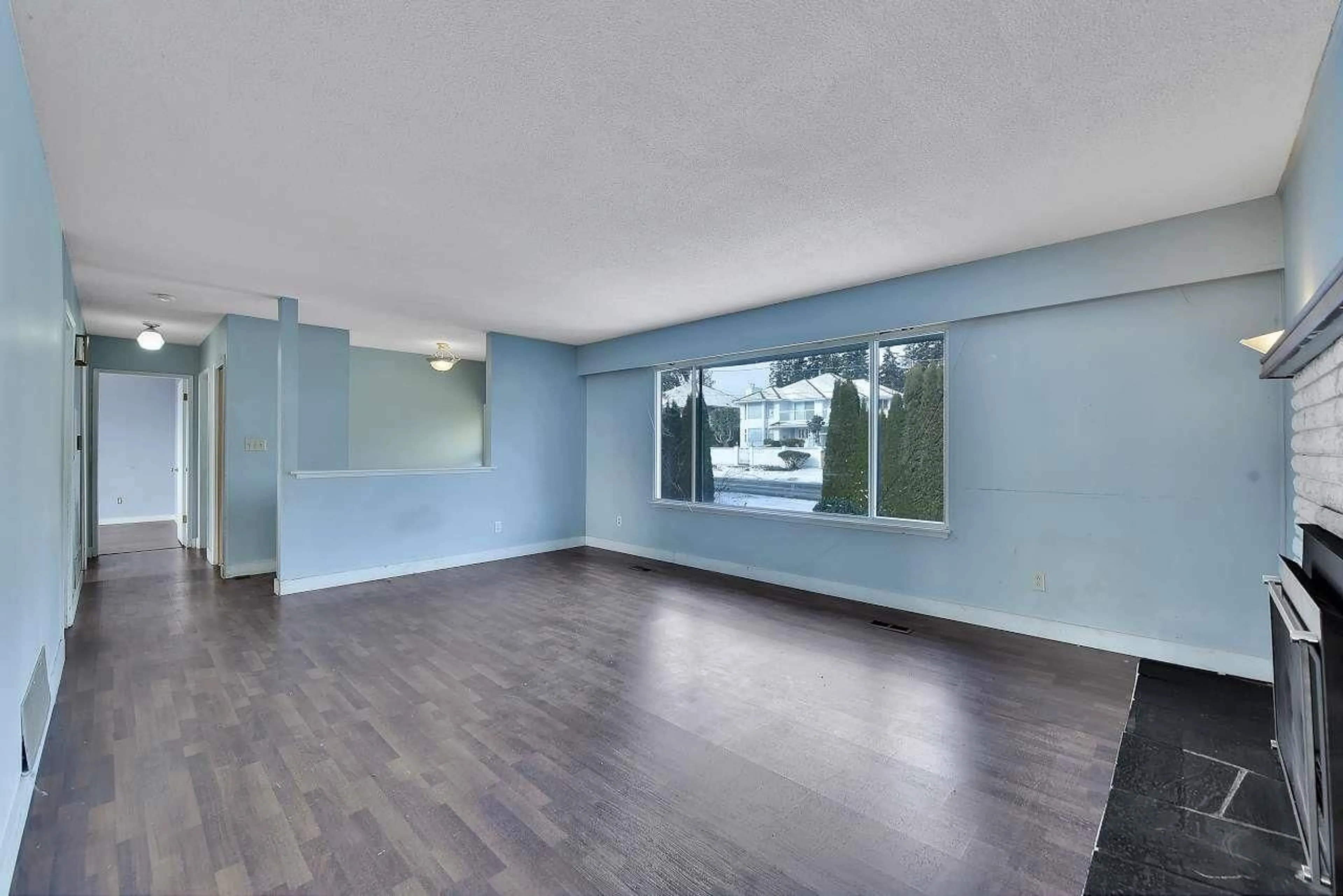 A pic of a room for 13058 MARINE DRIVE, Surrey British Columbia V4A1E4