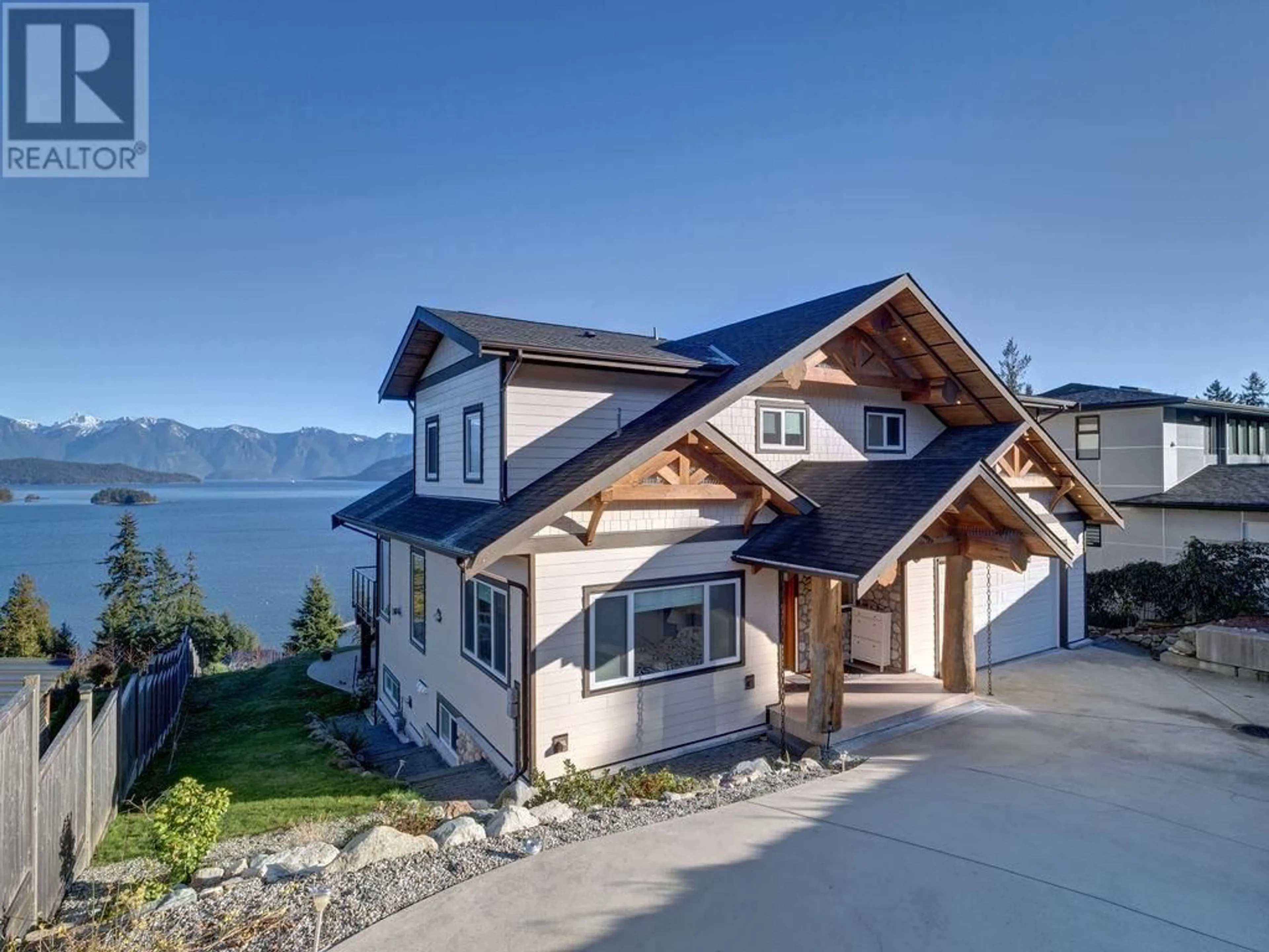 Home with vinyl exterior material, water/lake/river/ocean view for 1246 ST ANDREWS ROAD, Gibsons British Columbia V0N1V1