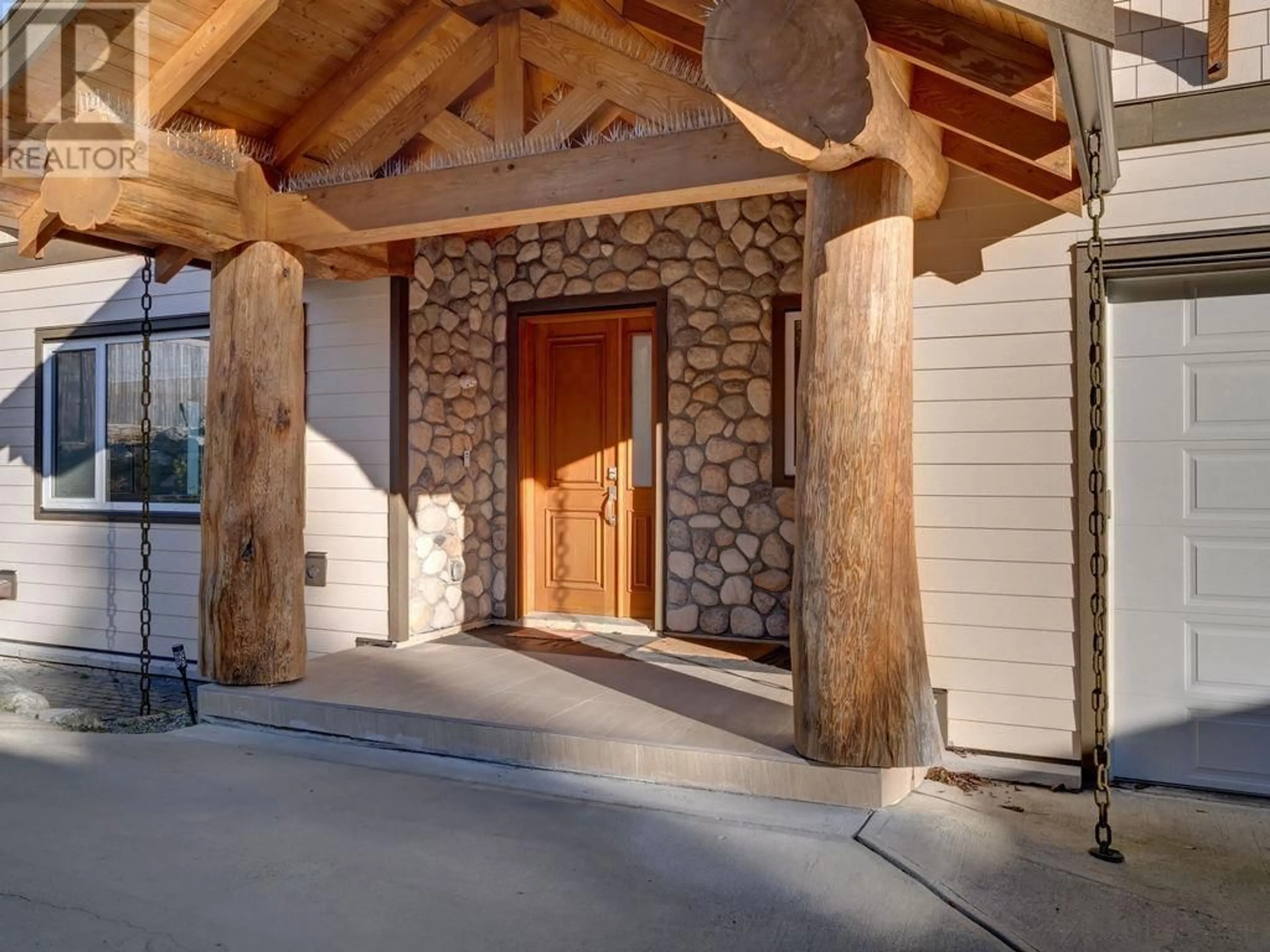 Indoor entryway for 1246 ST ANDREWS ROAD, Gibsons British Columbia V0N1V1