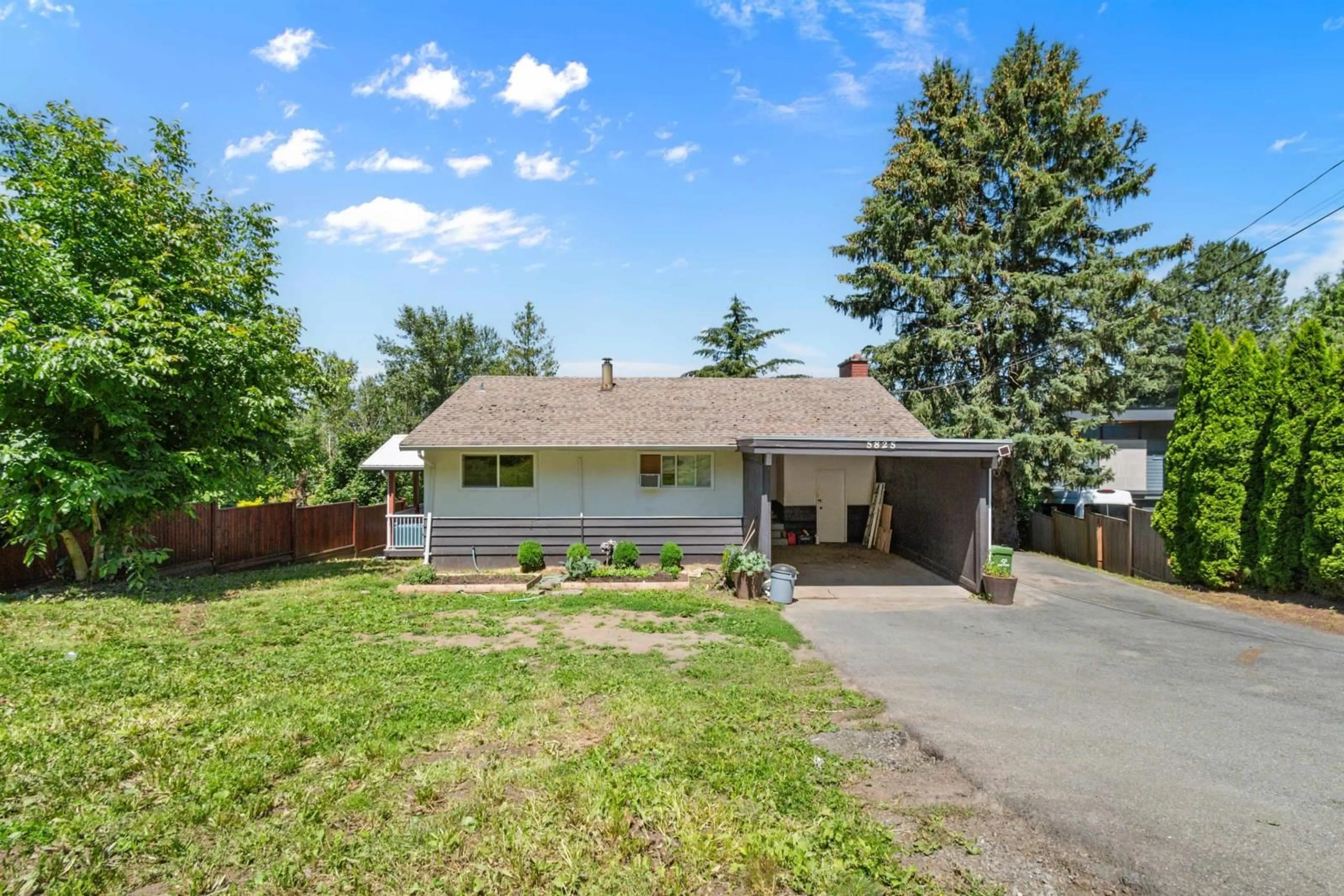 A pic from outside/outdoor area/front of a property/back of a property/a pic from drone, street for 5825 JINKERSON ROAD|Promontory, Chilliwack British Columbia V2R0C8