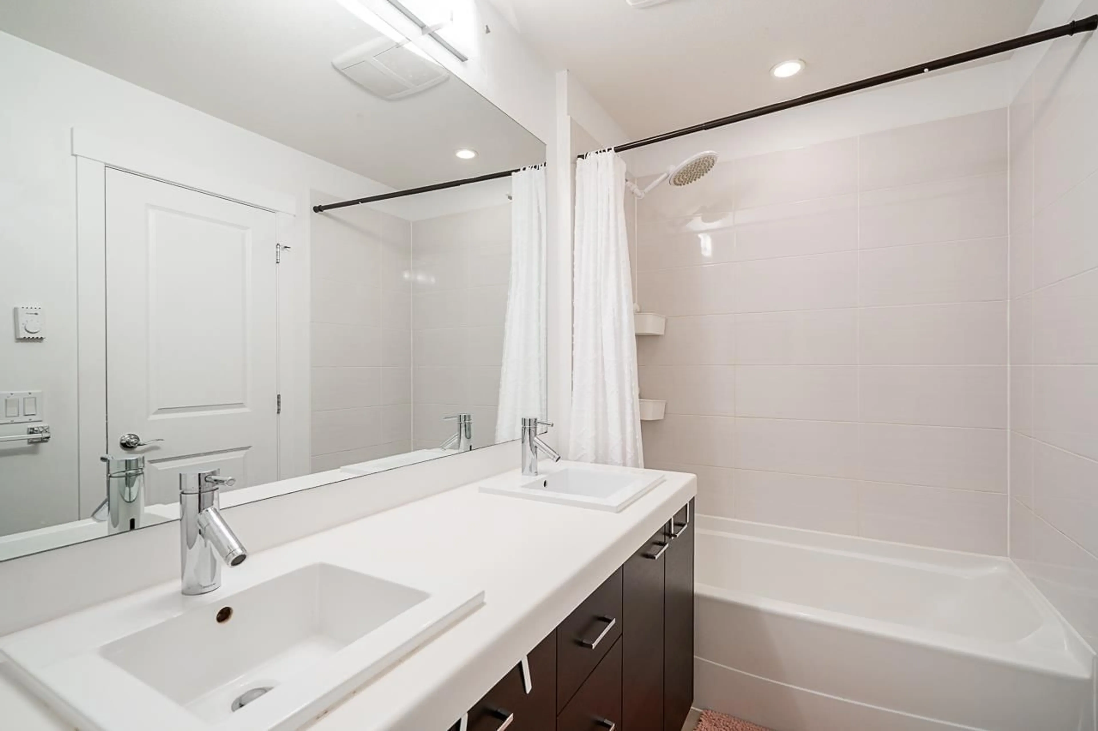 Standard bathroom, ceramic/tile floor for 44 8767 162 STREET, Surrey British Columbia V4N6K7