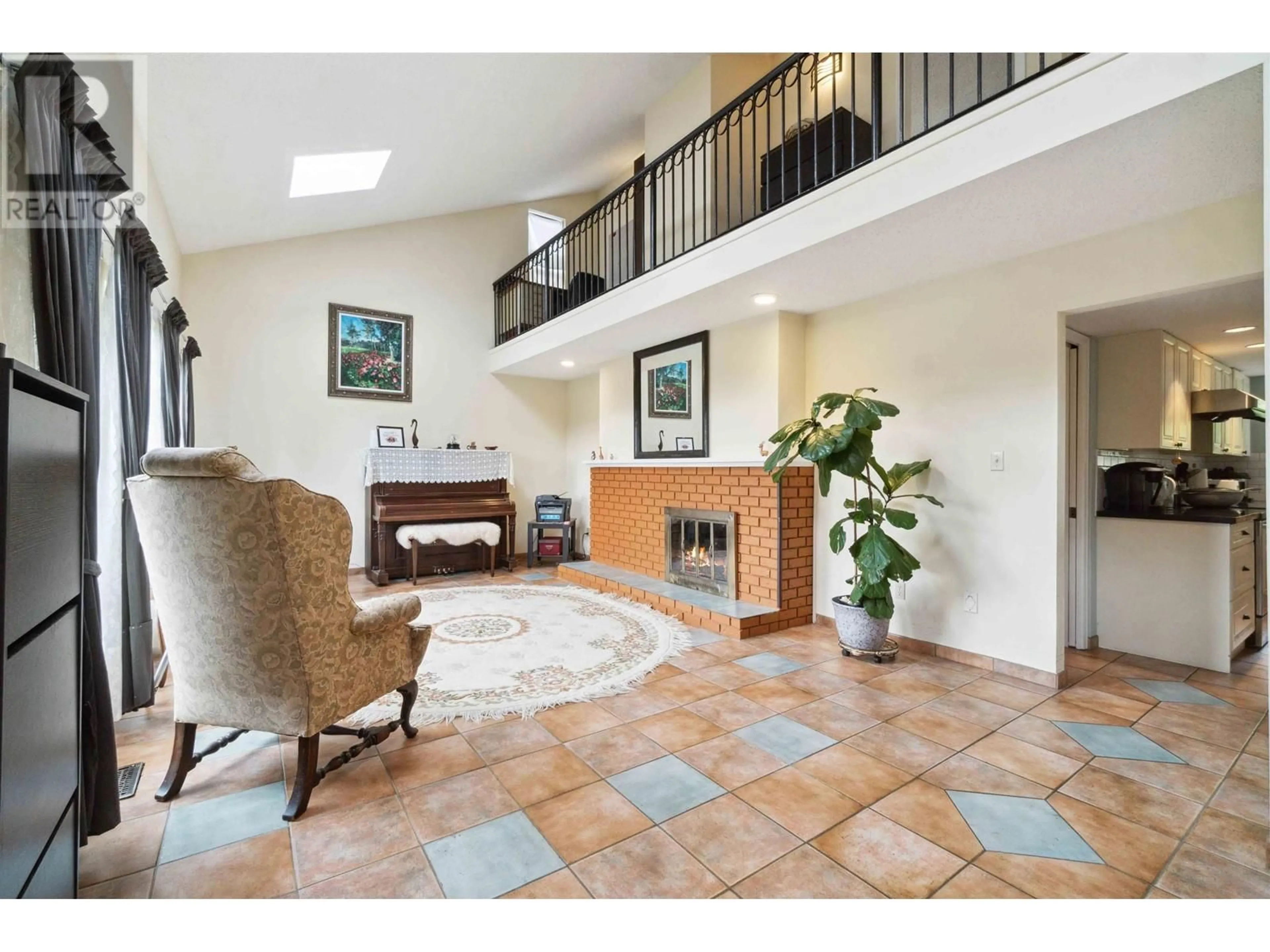 Indoor foyer for 5694 GREENLAND DRIVE, Tsawwassen British Columbia V4L2J5