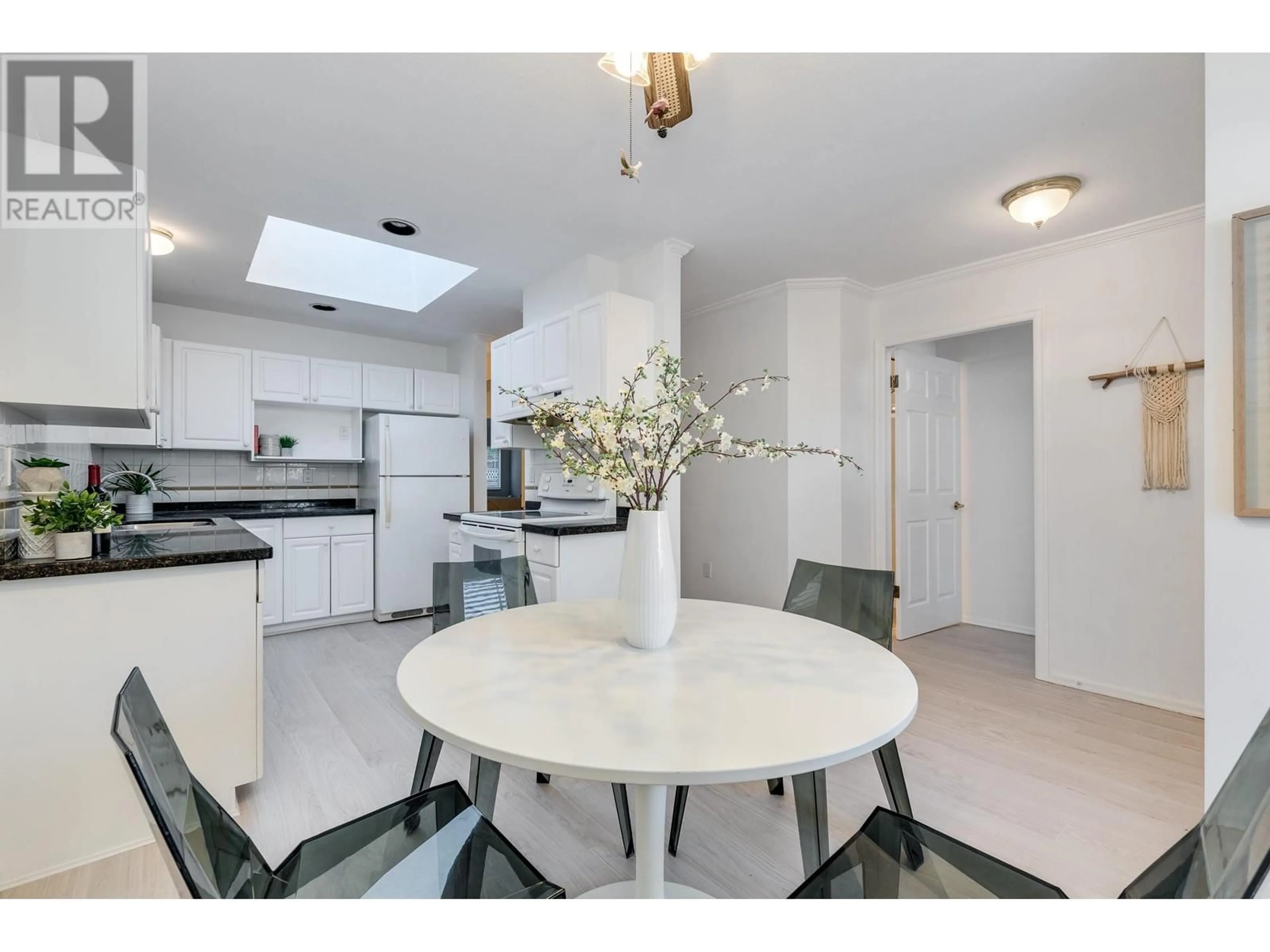 Open concept kitchen, ceramic/tile floor for 14 11950 LAITY STREET, Maple Ridge British Columbia V2X5A6