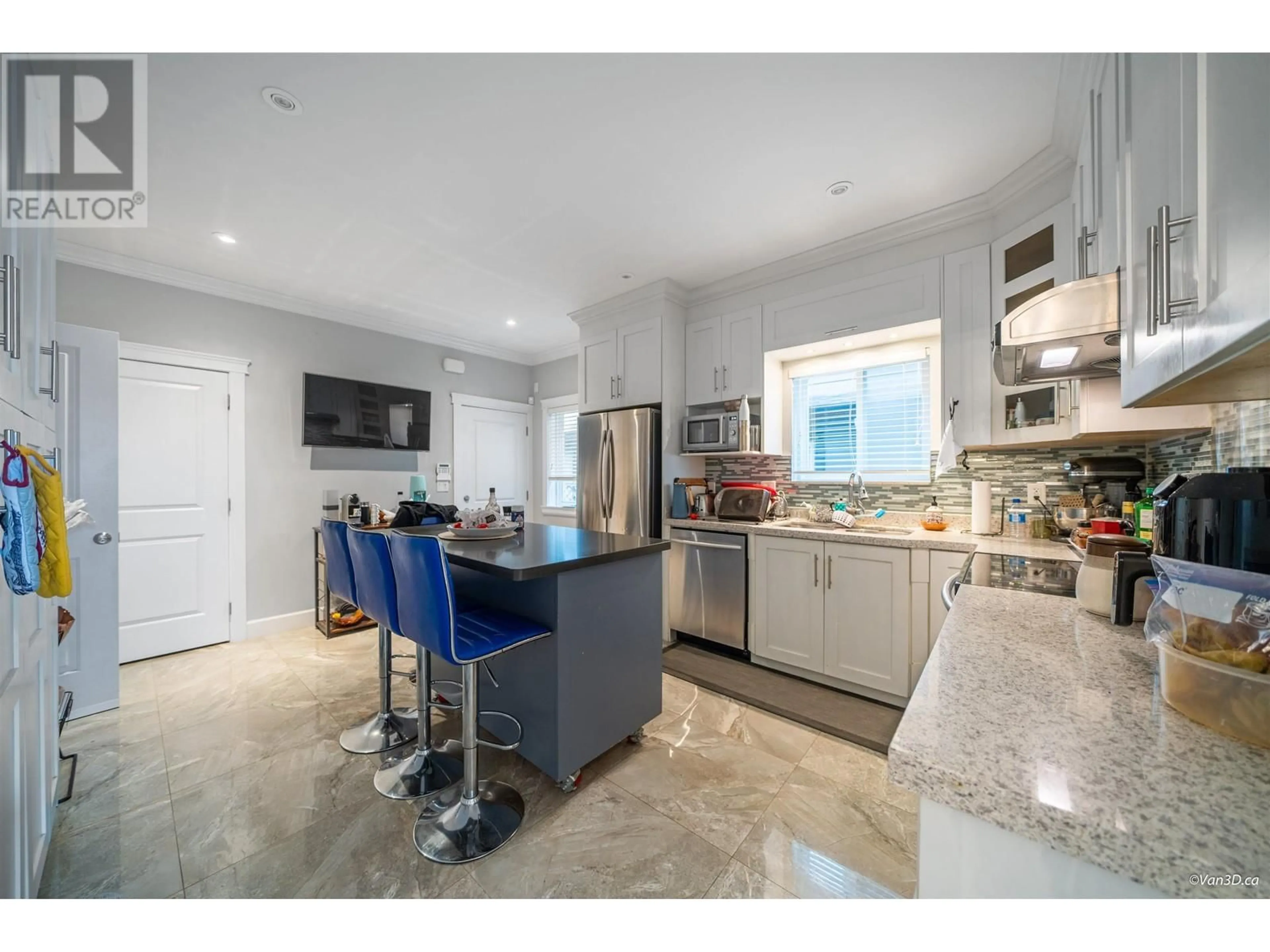 Open concept kitchen, ceramic/tile floor for 7753 WEDGEWOOD STREET, Burnaby British Columbia V5E2E5