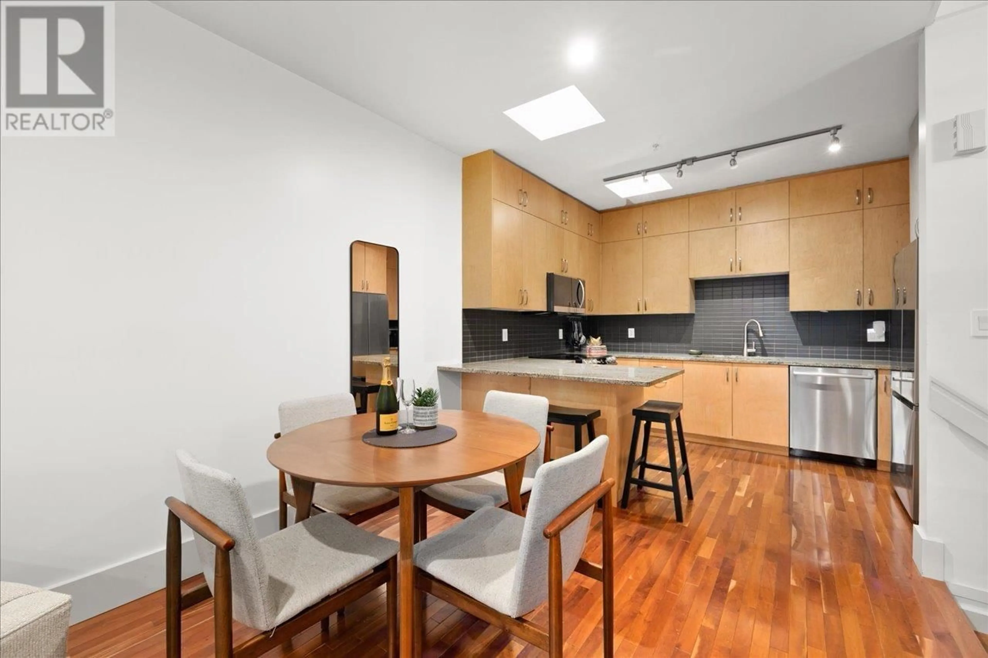 Standard kitchen, wood/laminate floor for 696 W 16TH AVENUE, Vancouver British Columbia V5Z1S6